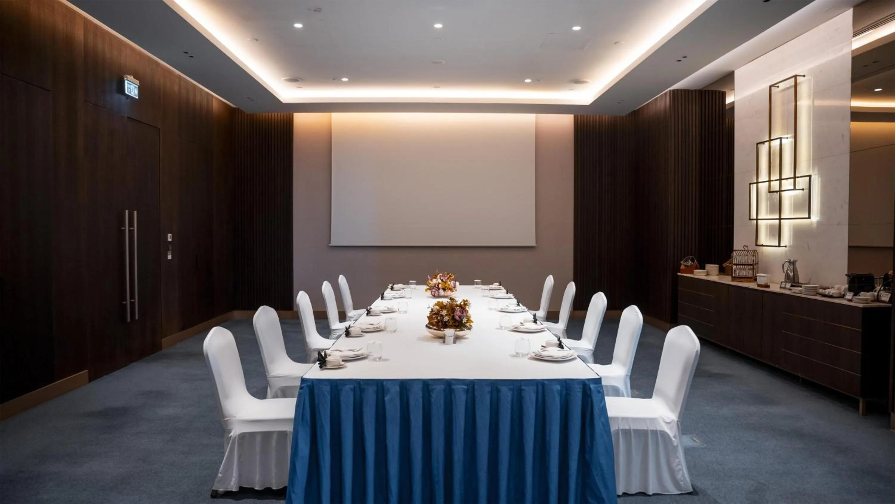 Meeting/conference room in Radisson Blu Hotel & Conference Center, Niamey