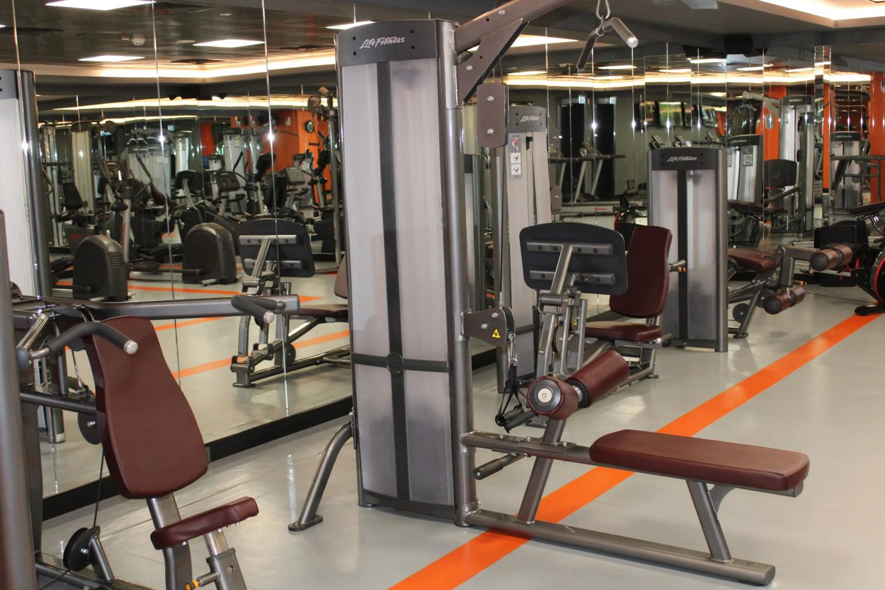 Fitness centre/facilities in Radisson Blu Hotel & Conference Center, Niamey