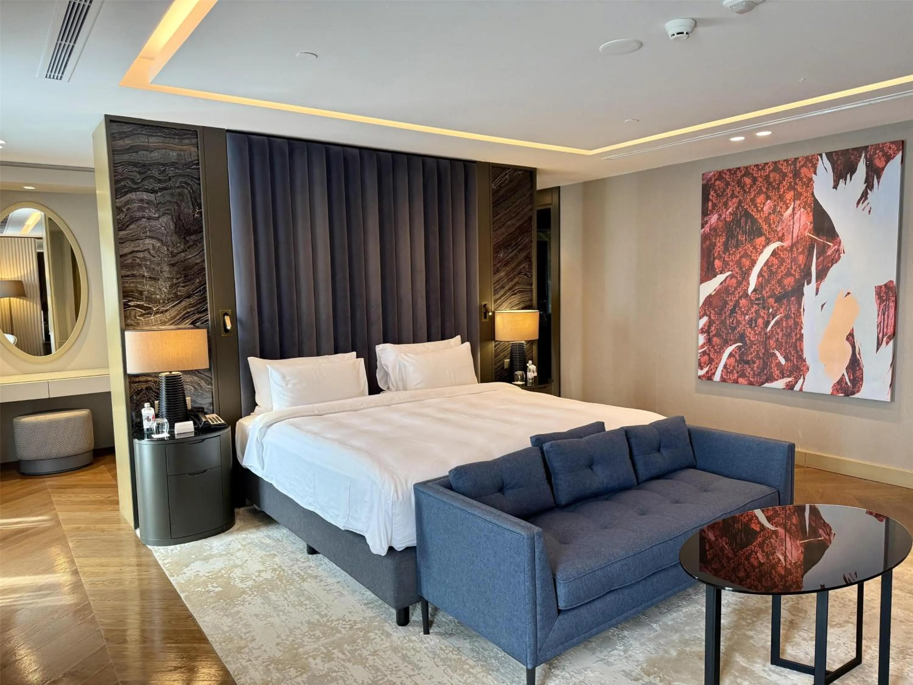 Photo of the whole room, Bed in Radisson Blu Hotel & Conference Center, Niamey