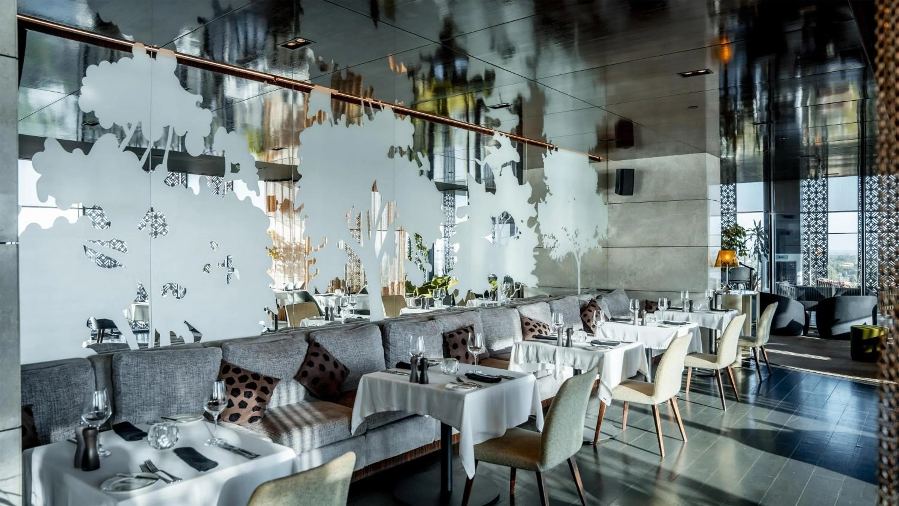 Restaurant/places to eat in Radisson Blu Hotel & Conference Center, Niamey