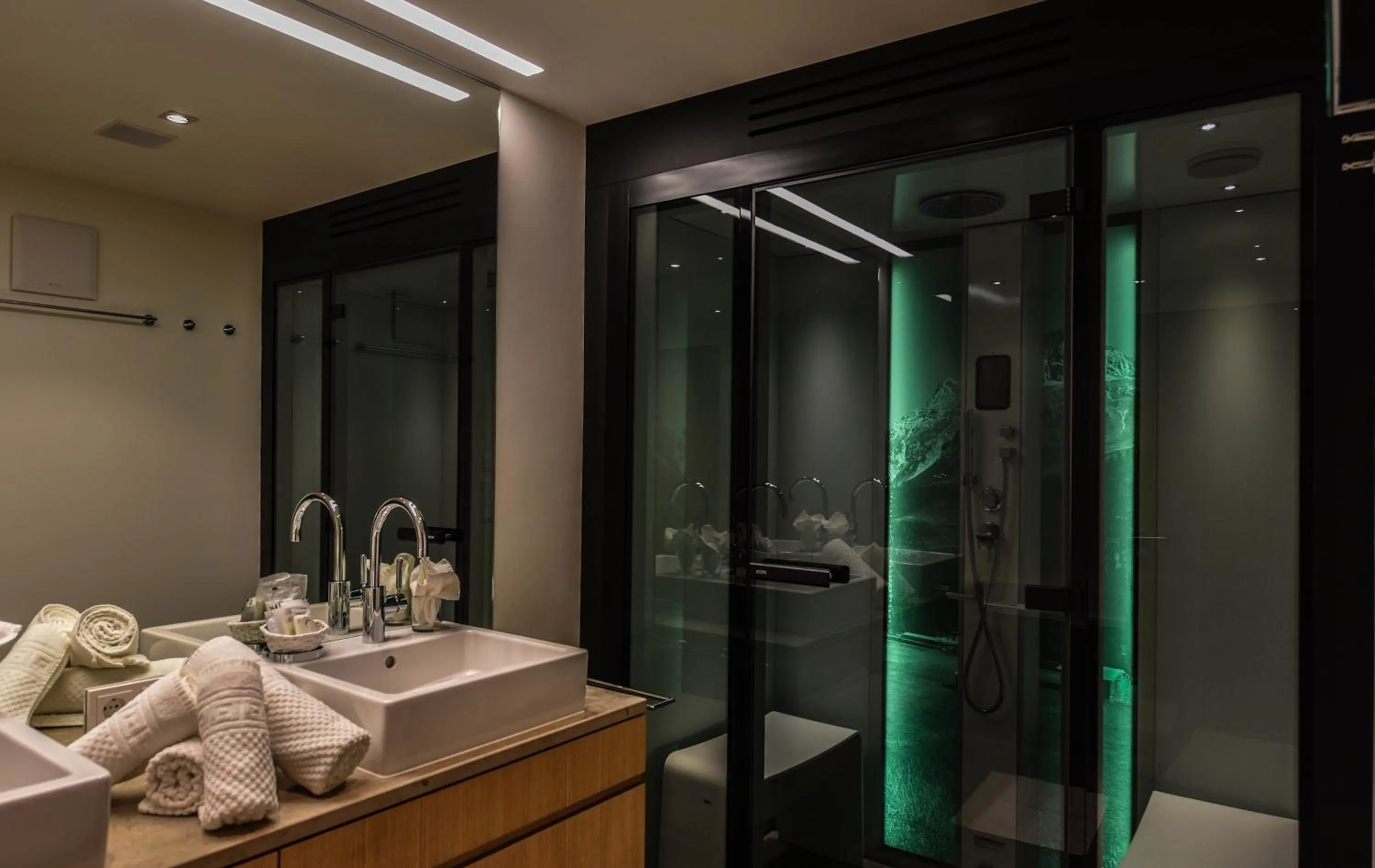Bathroom in Balma Restaurant Suites