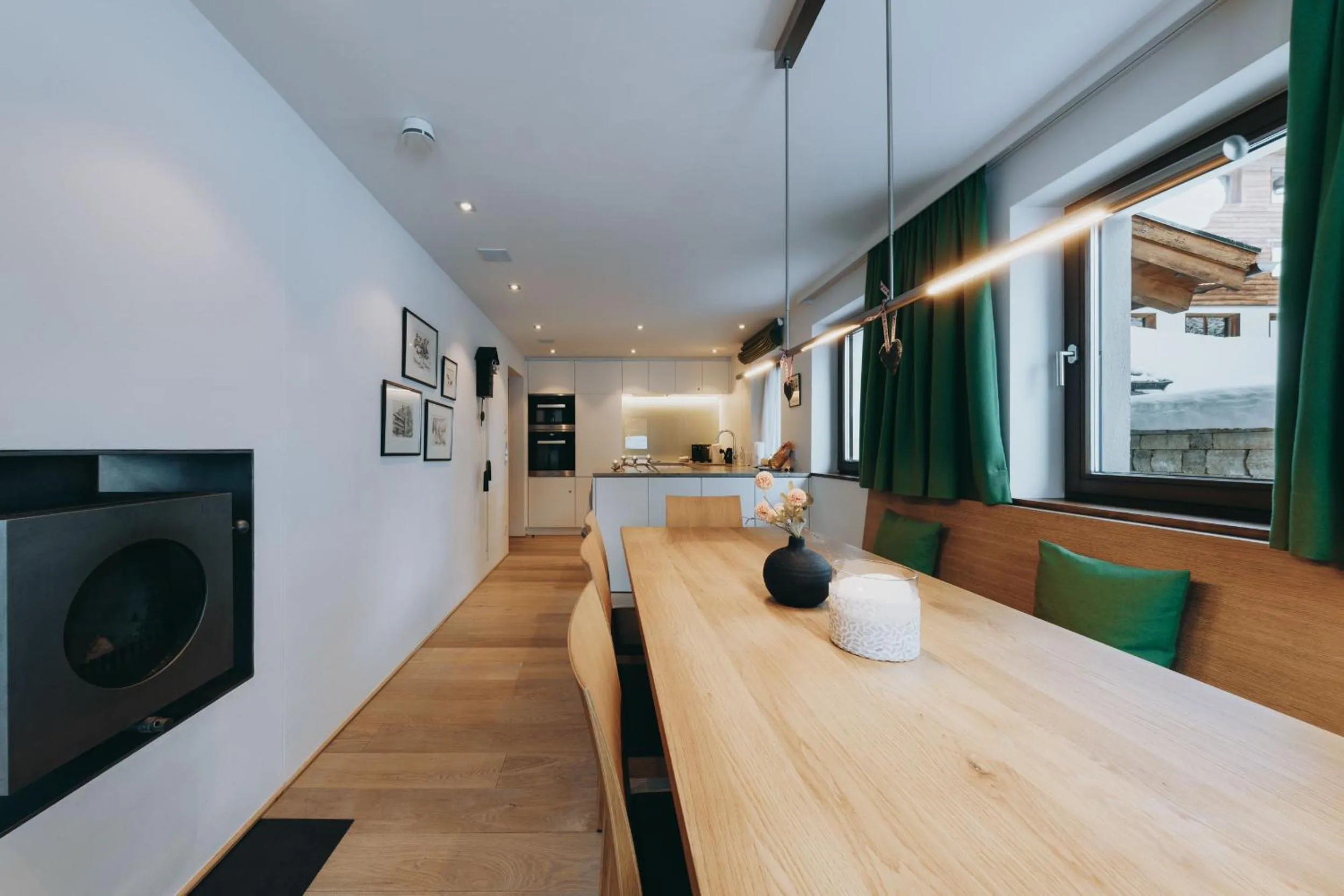 Dining area in Balma Restaurant Suites