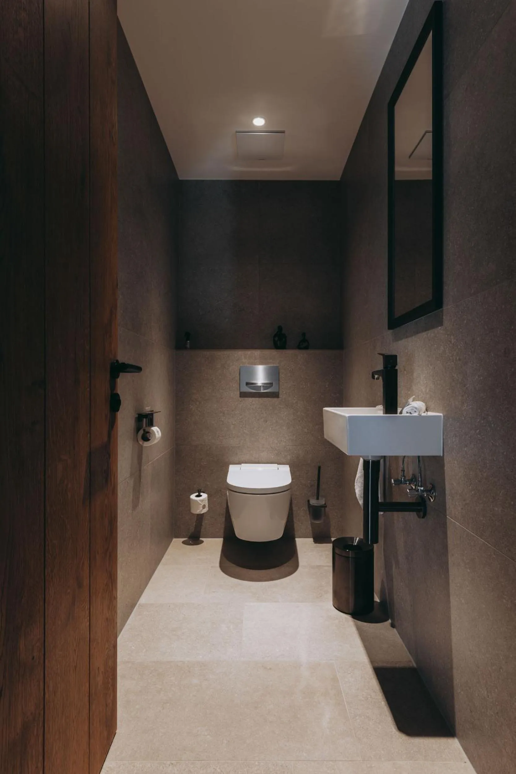 Toilet in Balma Restaurant Suites