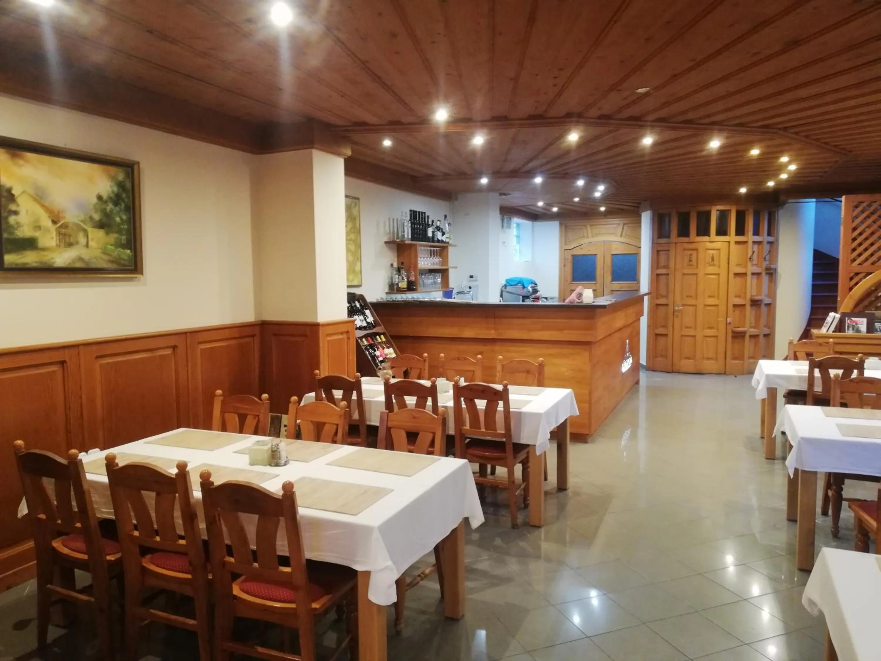 Restaurant/places to eat in Levanda Panzió