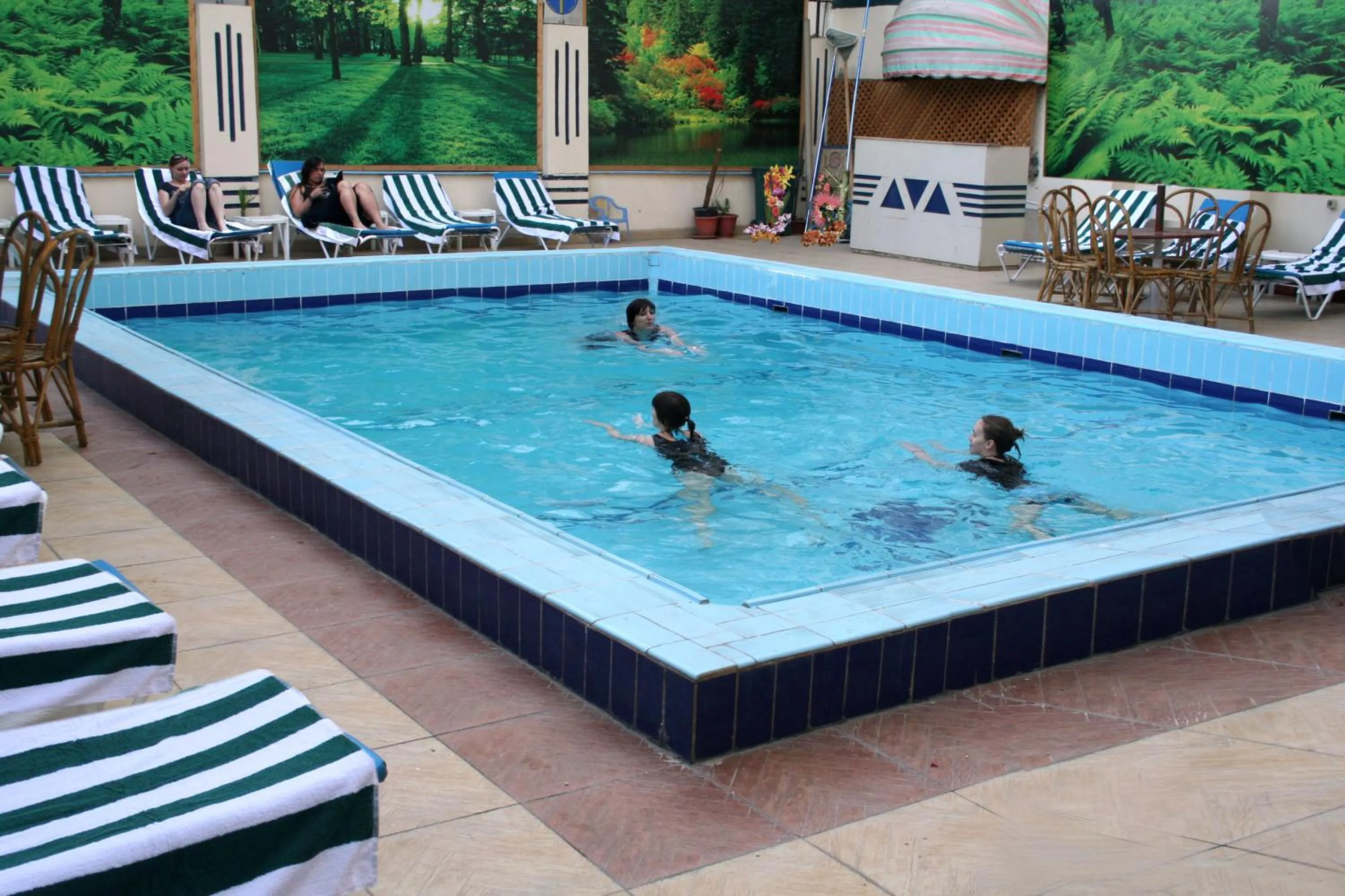 Swimming pool in Marhaba Palace Hotel