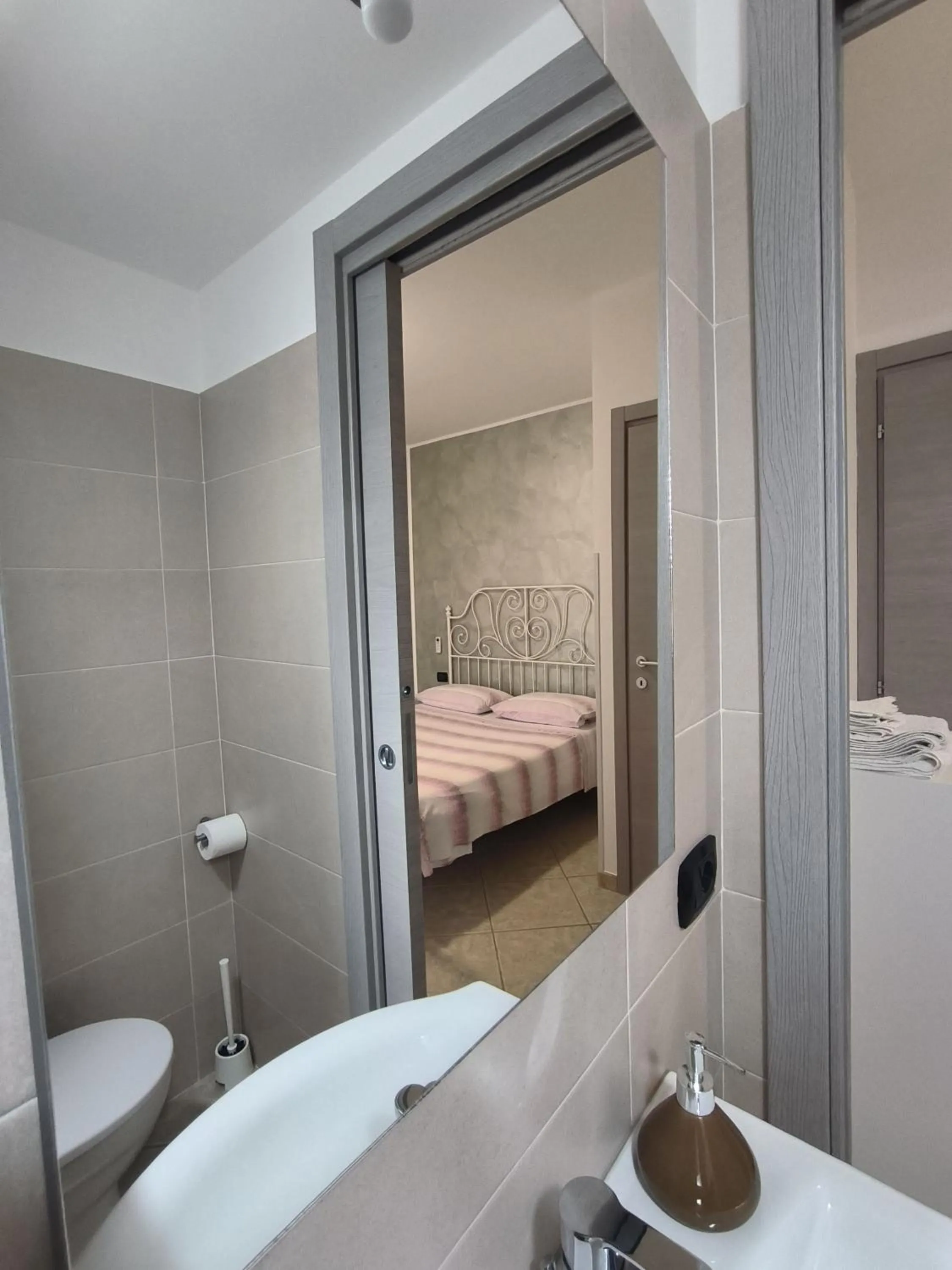 Photo of the whole room, Bed in Aria Di mare b&b family