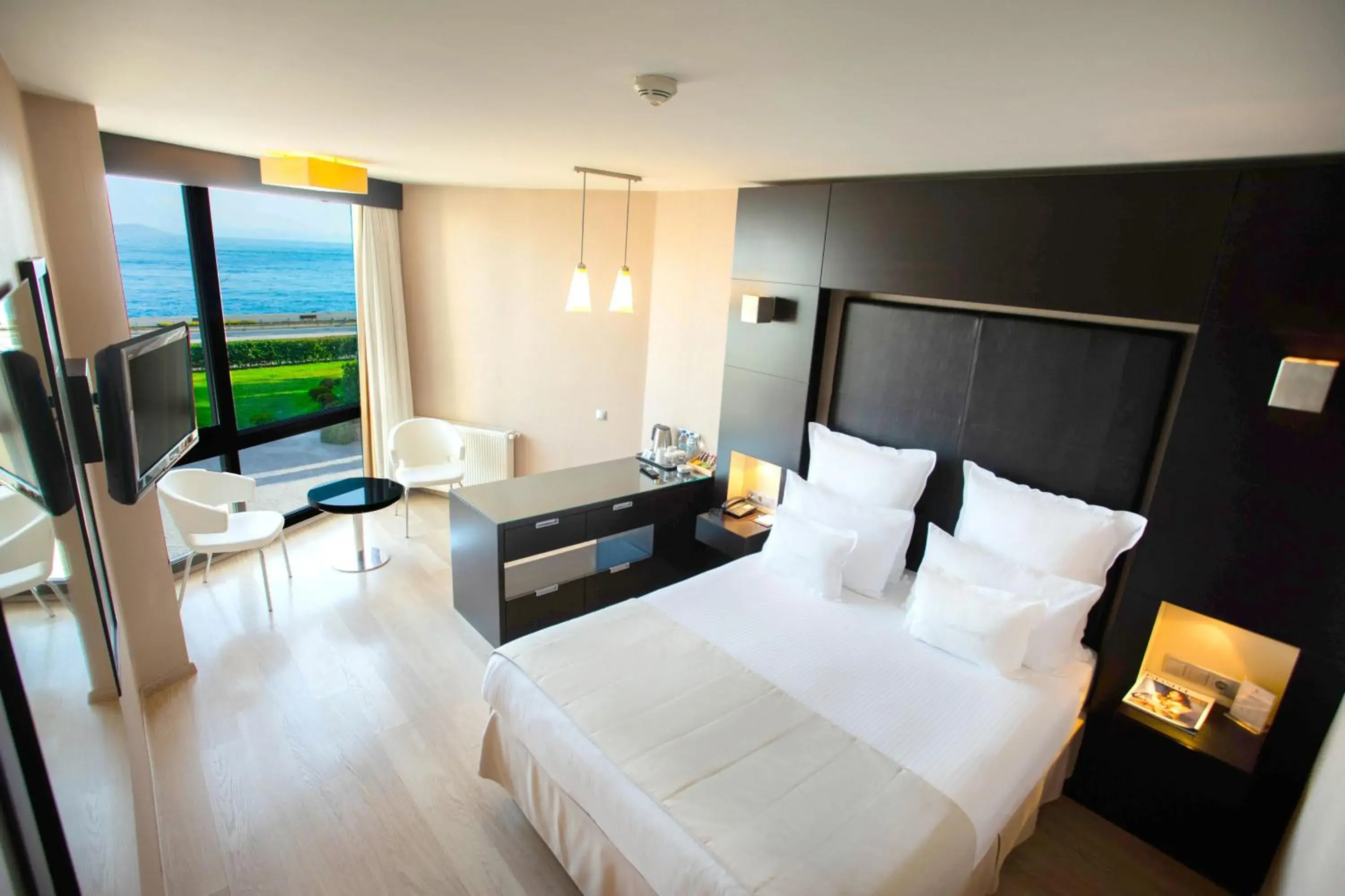 Photo of the whole room, Bed in Kalyon Hotel Istanbul Photo of the whole room, Bed in Kalyon Hotel Istanbul