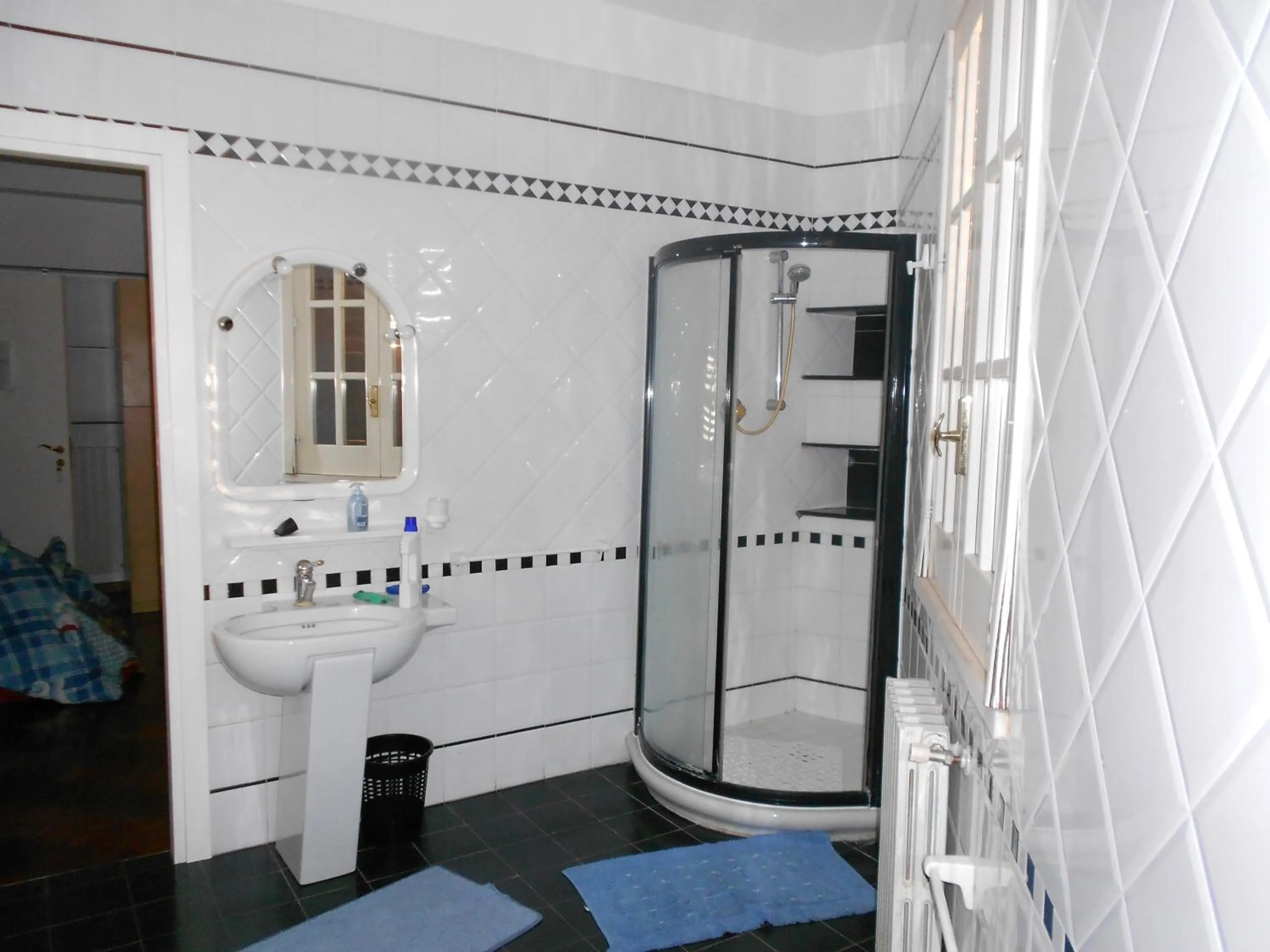 Shower in B&B Villa Victoria