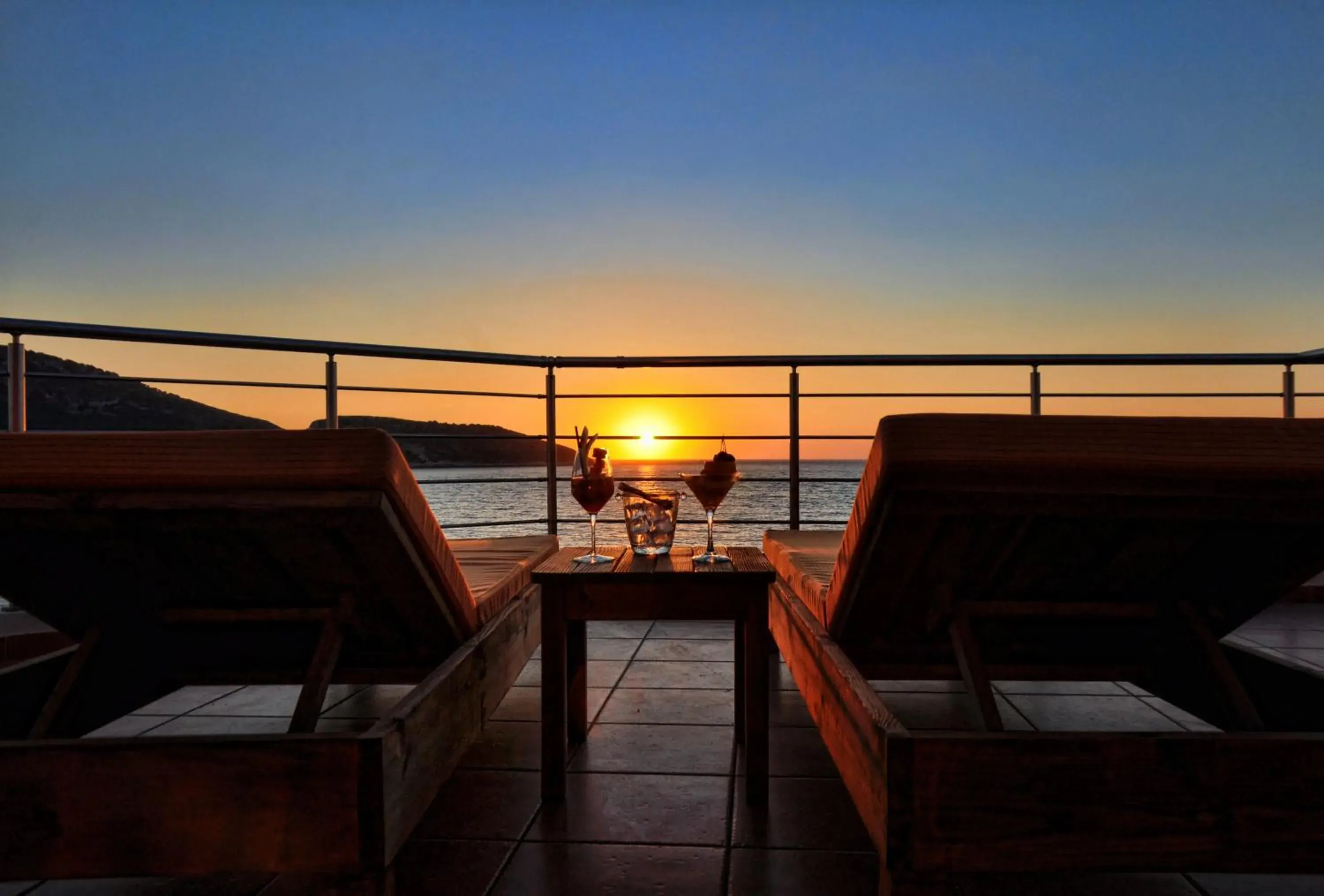 Faros Luxury Suites Faros Luxury Suites