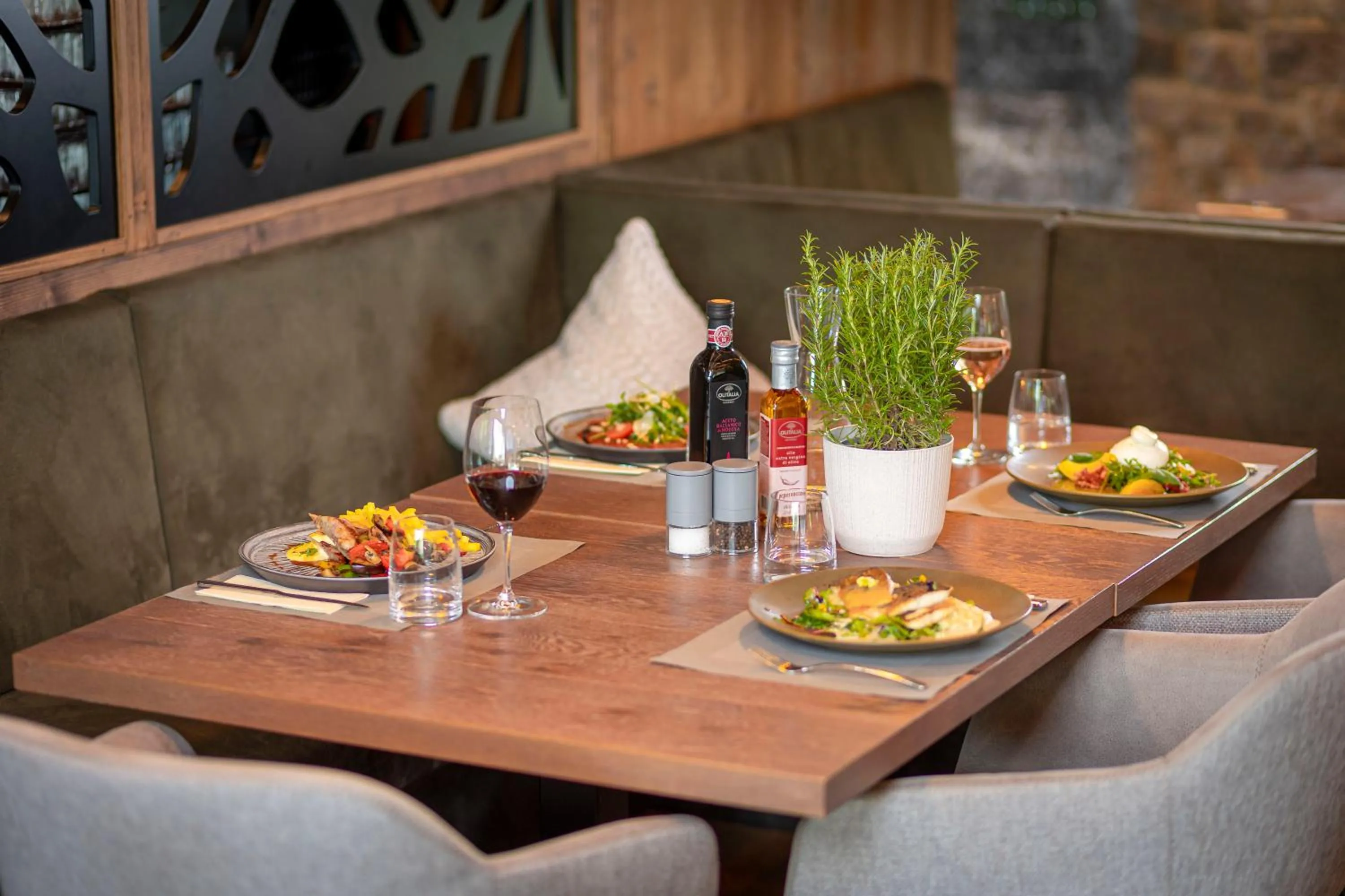 Restaurant/places to eat in Bergresort Zugspitze Ehrwald by ALPS RESORTS