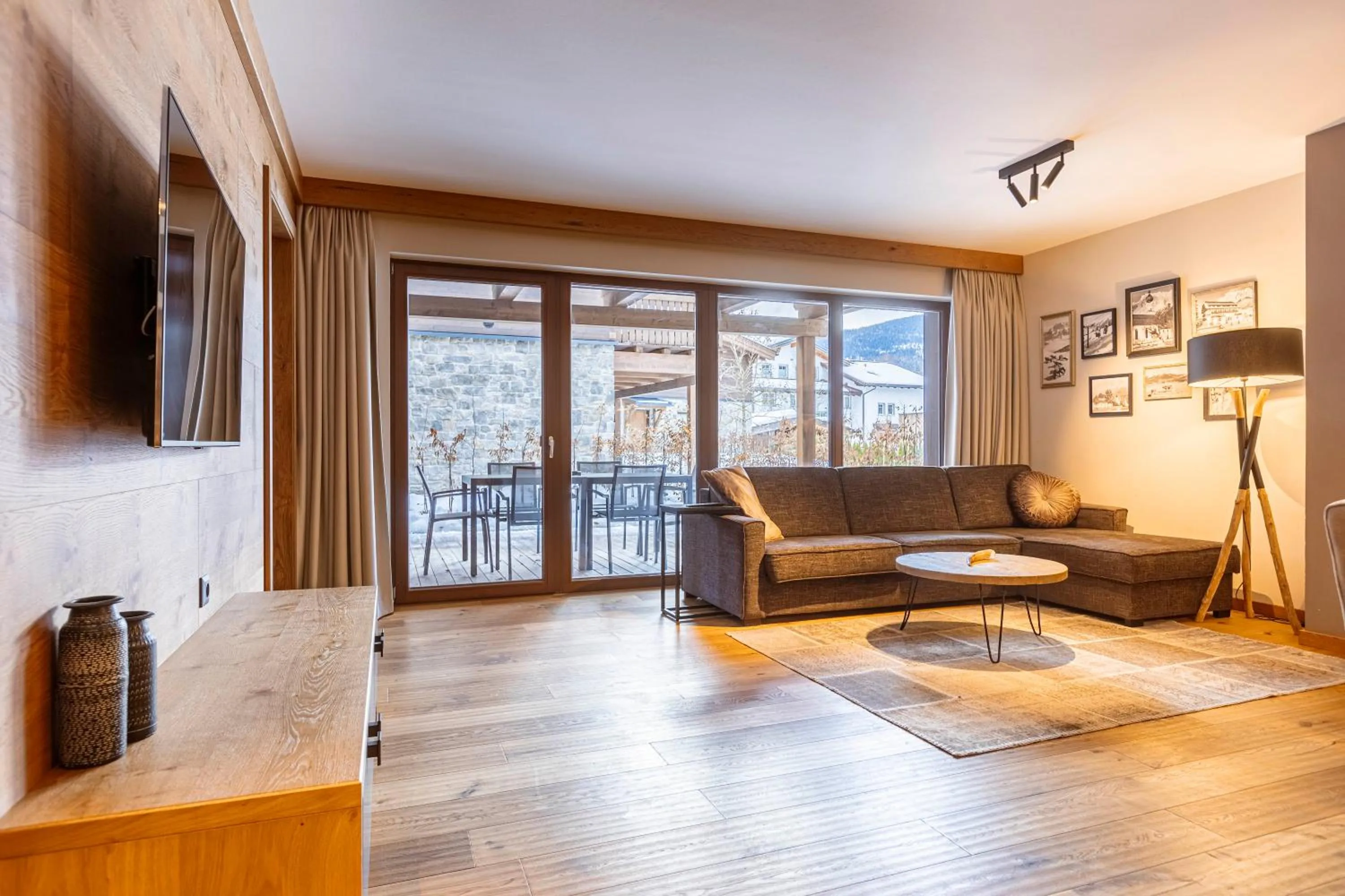 Living room in Bergresort Zugspitze Ehrwald by ALPS RESORTS