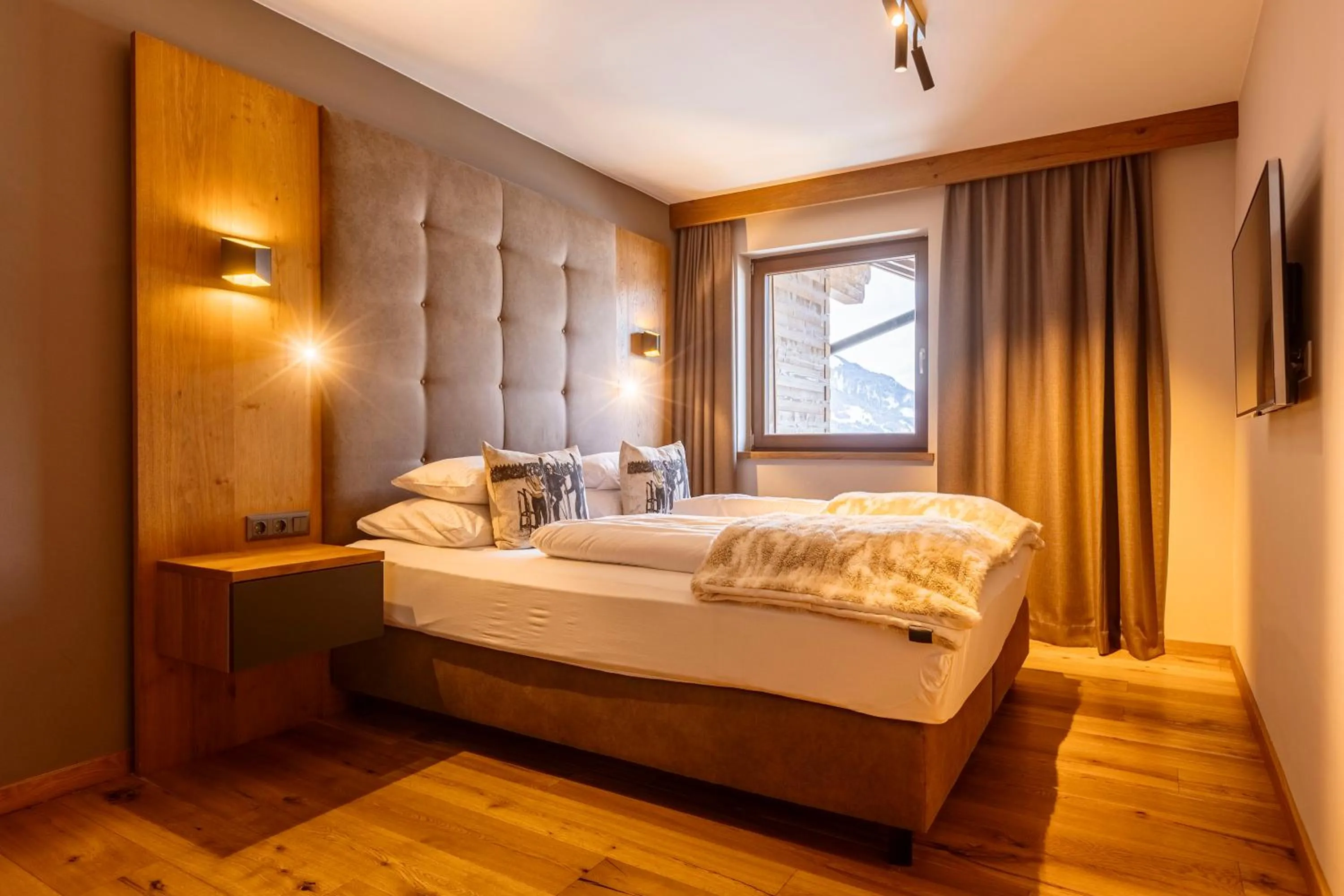 Bedroom, Bed in Bergresort Zugspitze Ehrwald by ALPS RESORTS