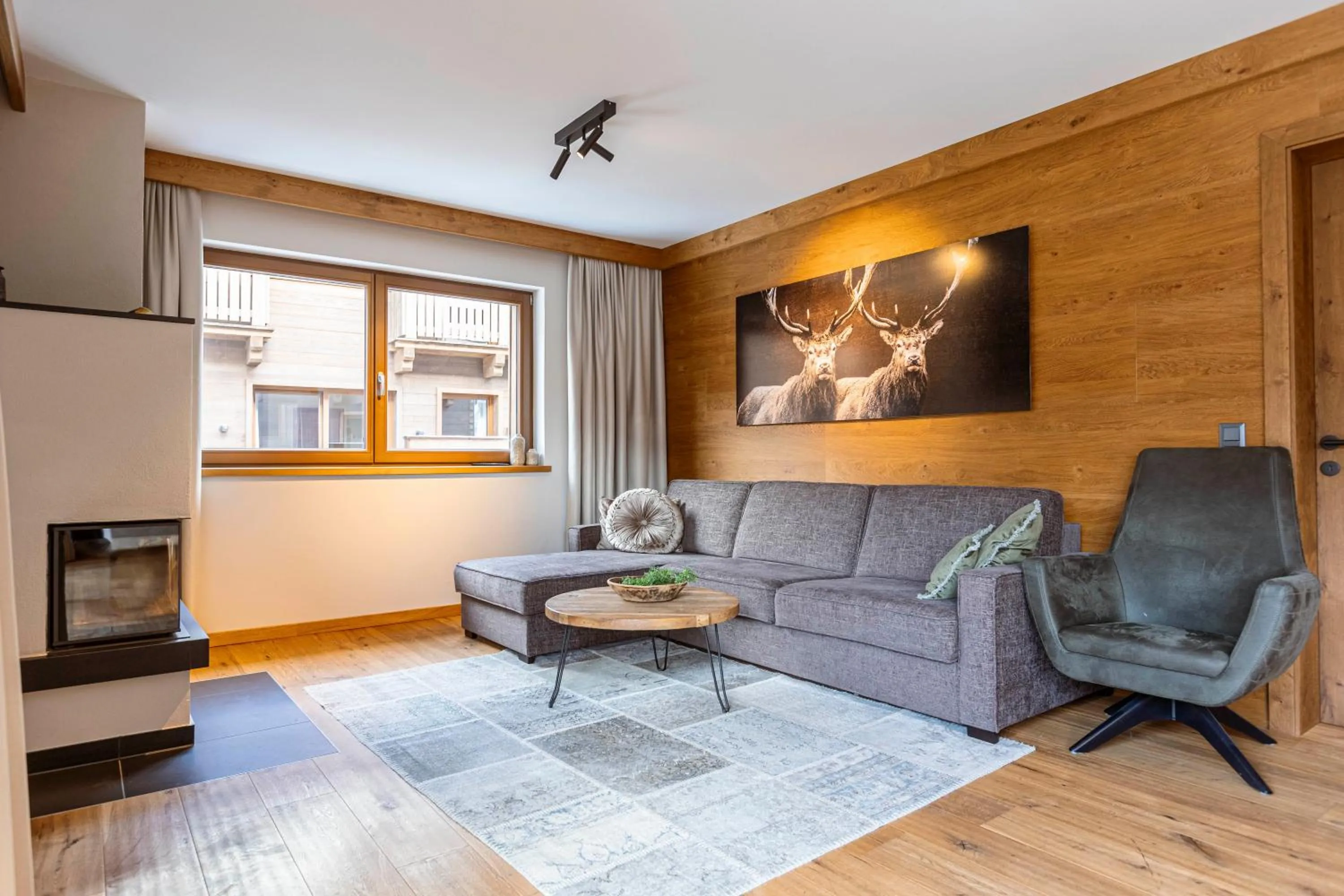 Living room in Bergresort Zugspitze Ehrwald by ALPS RESORTS