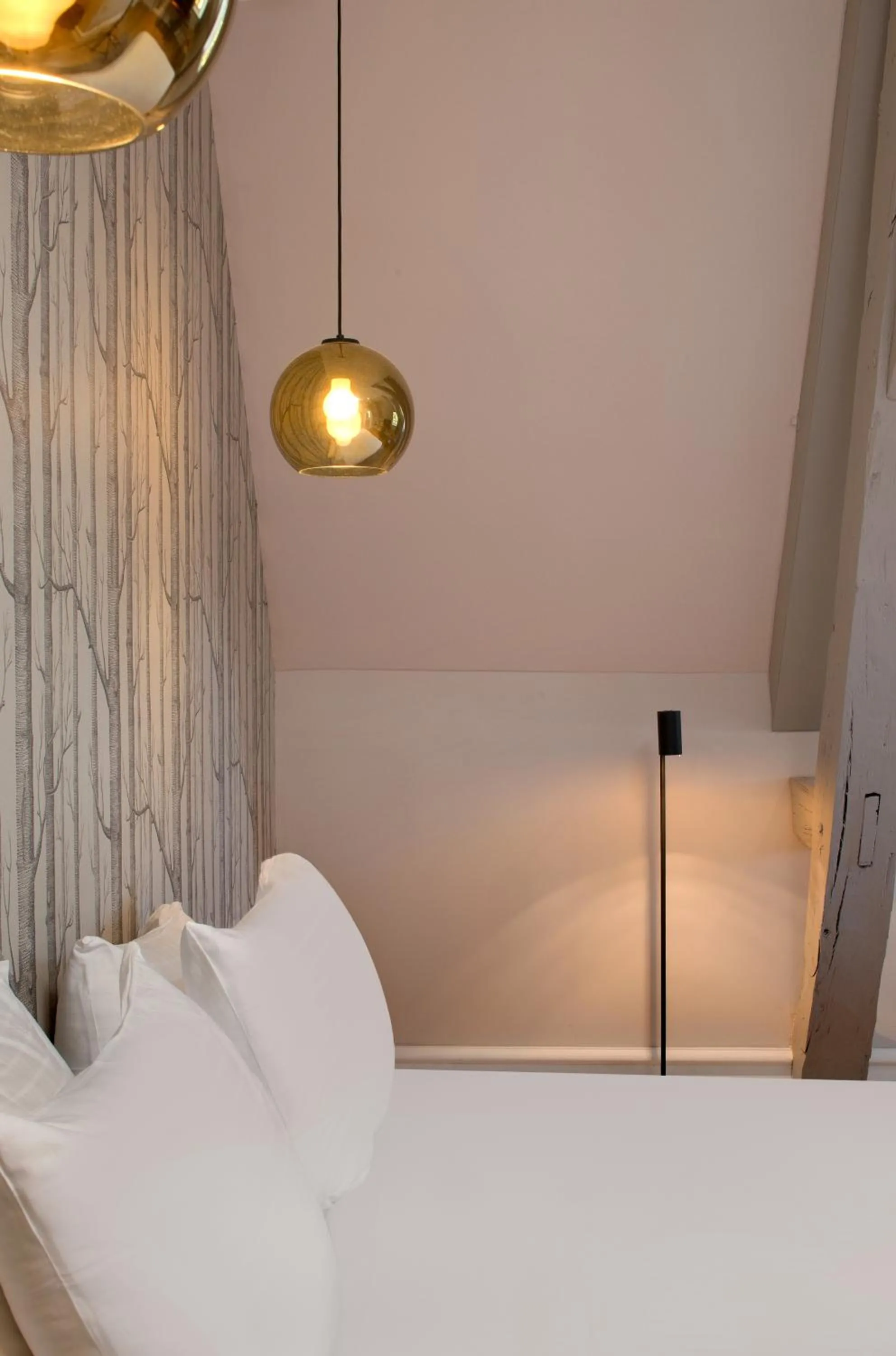 Property building, Bed in Alexandra Palace - La Maison Younan