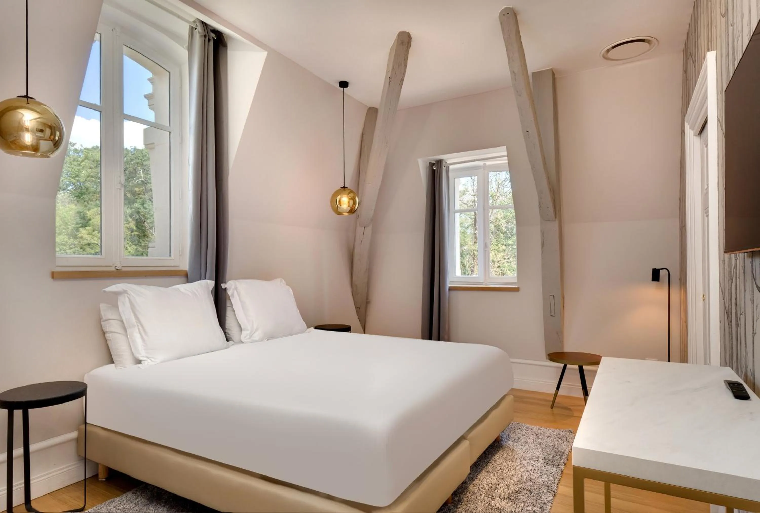 Property building, Bed in Alexandra Palace - La Maison Younan