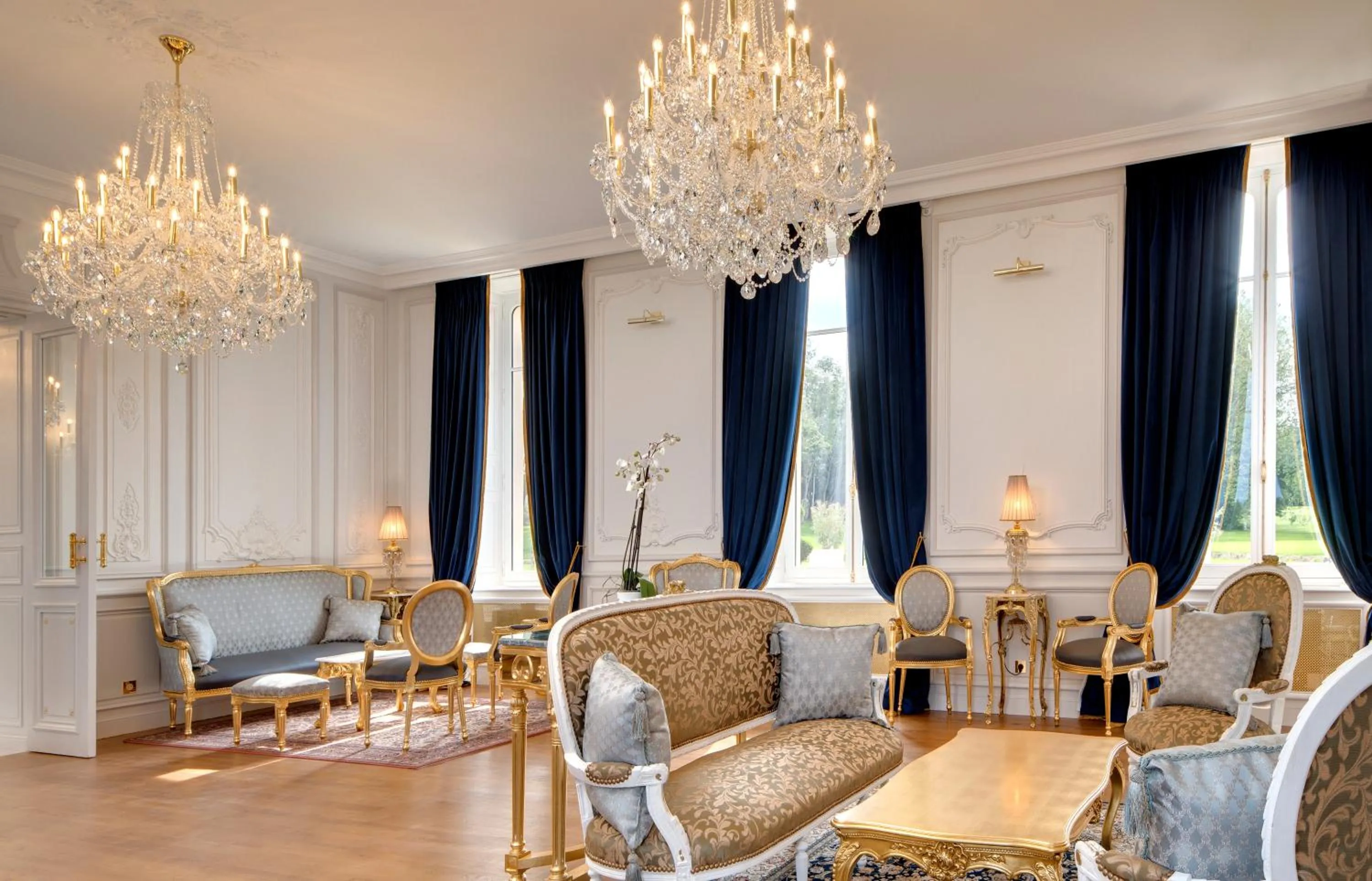 Library in Alexandra Palace - La Maison Younan