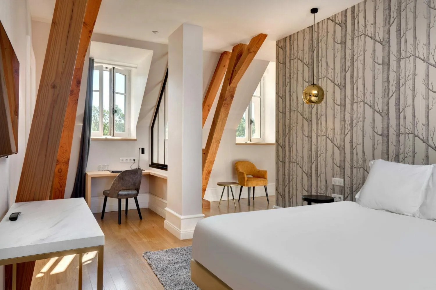 Bedroom, Bed in Alexandra Palace - La Maison Younan