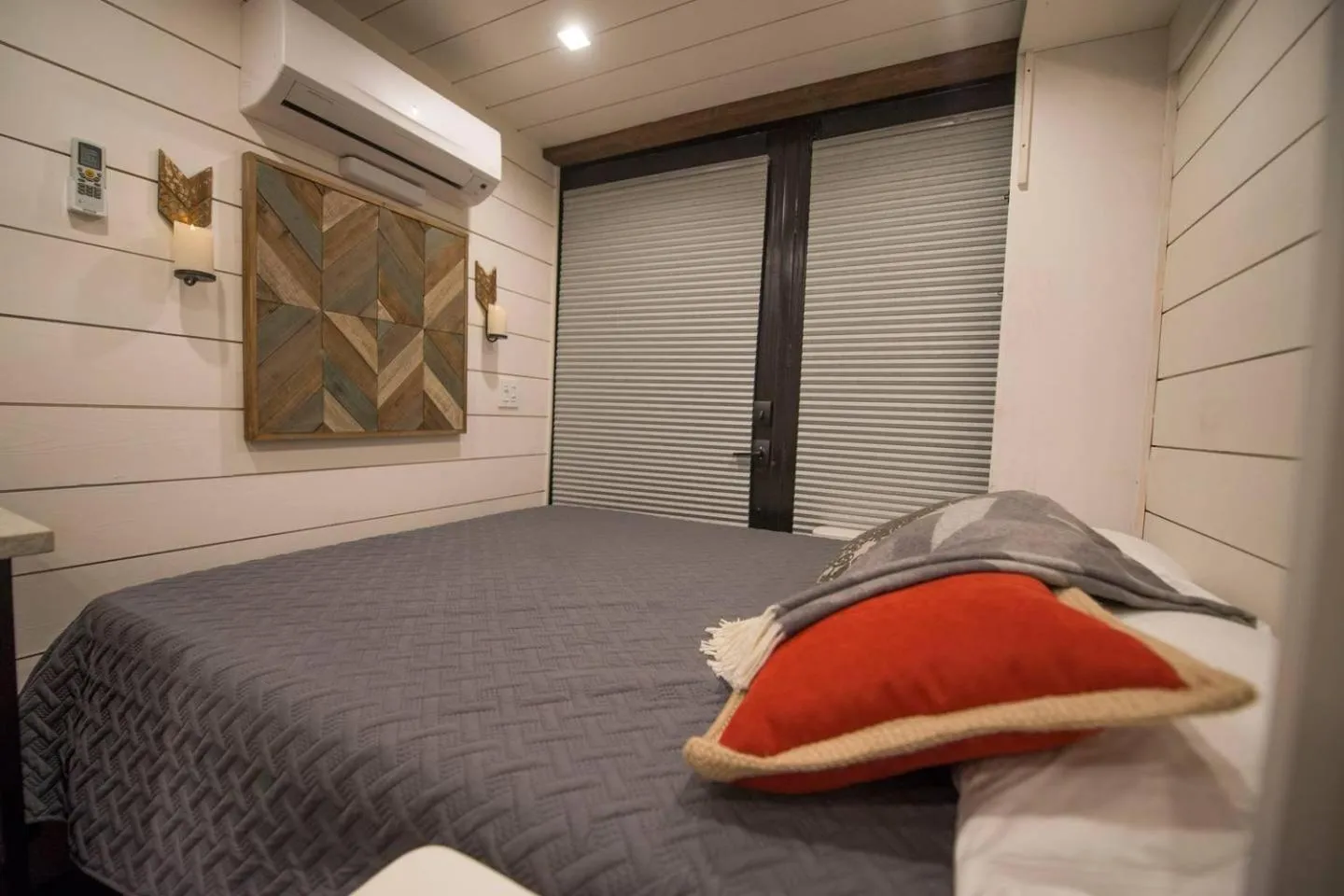 Bed in Elegant CargoHome The Anchor by Magnolia/Baylor