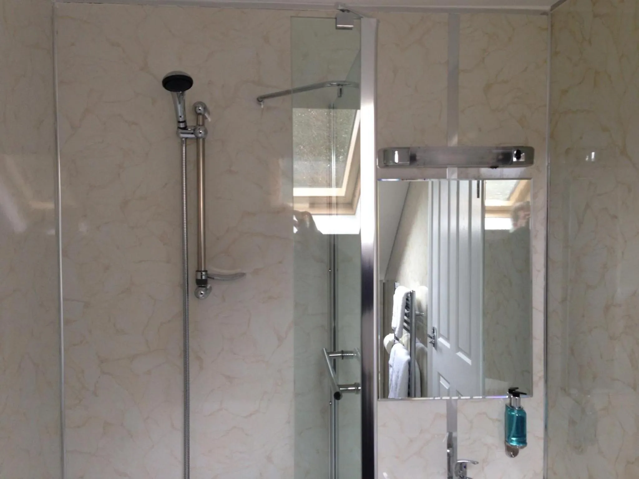 Bathroom in Oakside Lodge Guest House