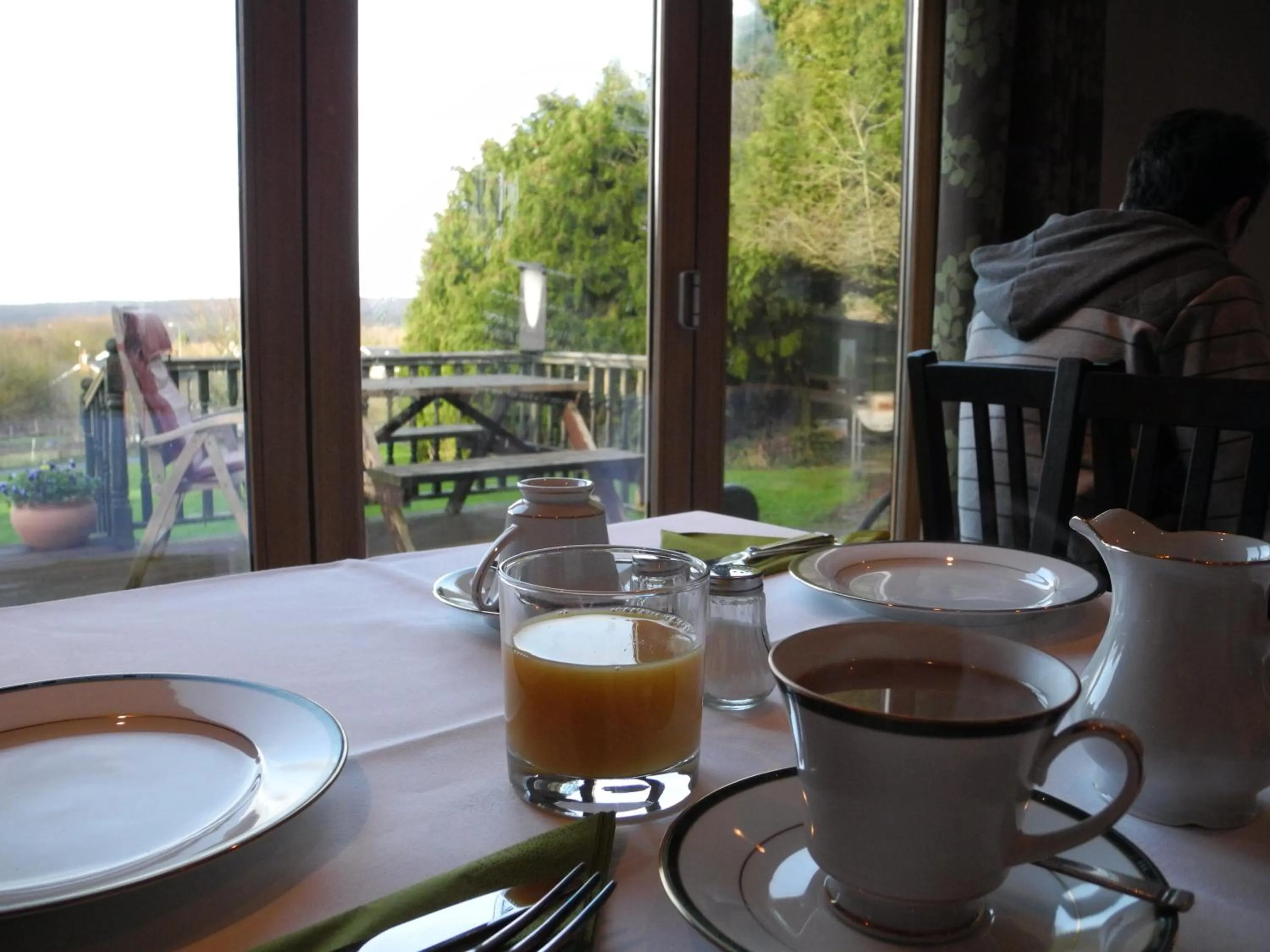 Restaurant/places to eat in Oakside Lodge Guest House