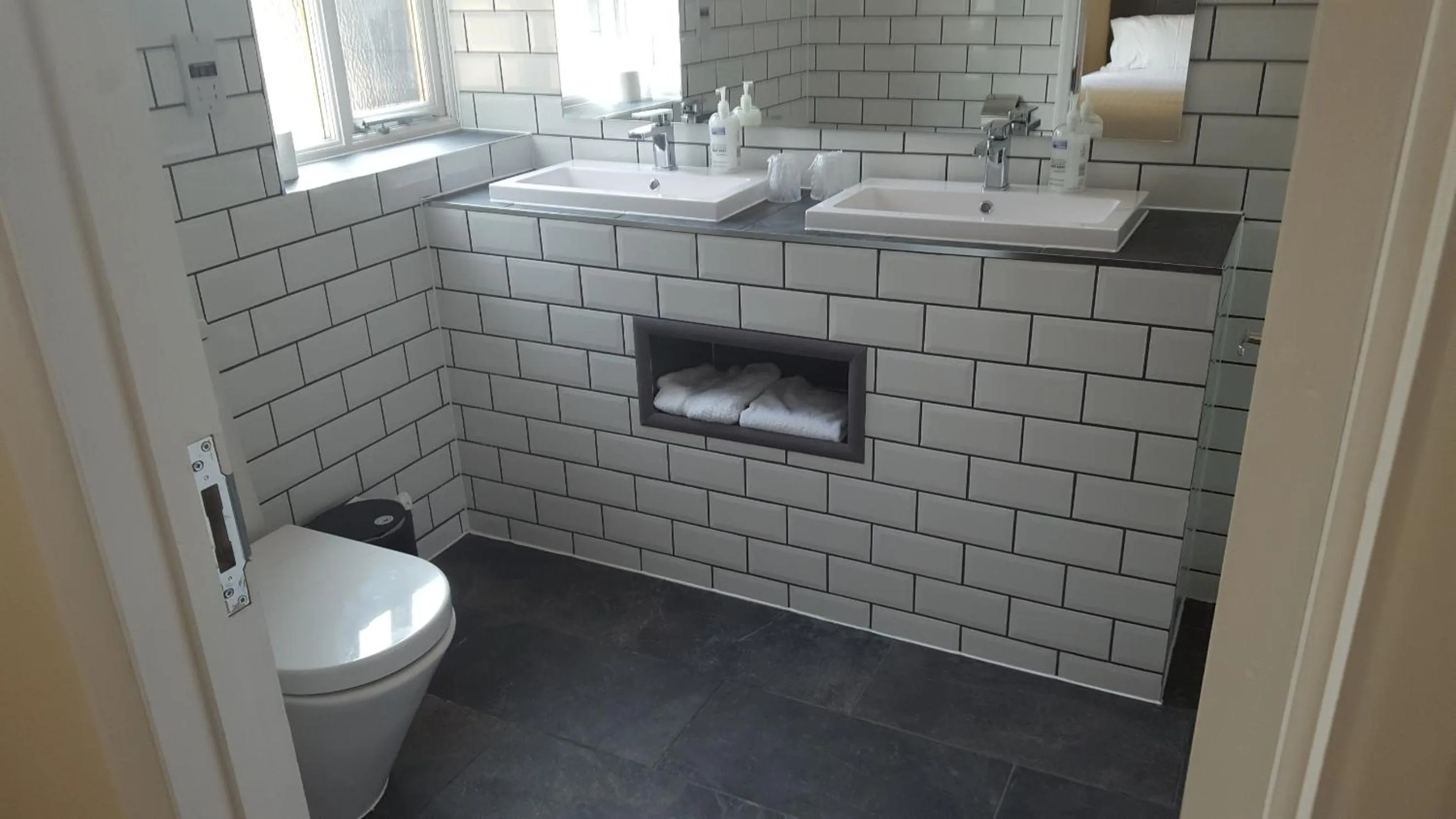 Bathroom in Oakside Lodge Guest House