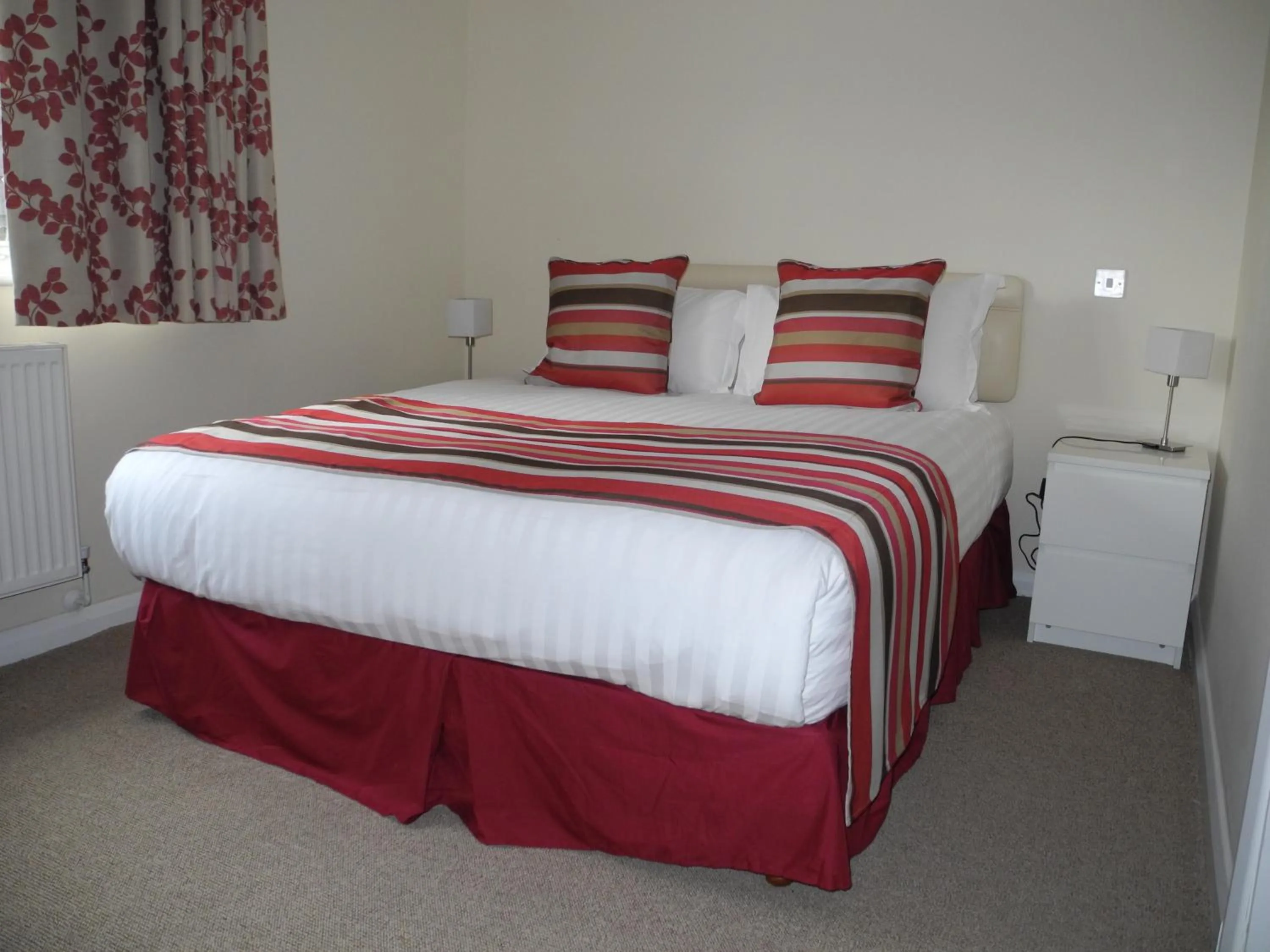 Bedroom, Bed in Oakside Lodge Guest House