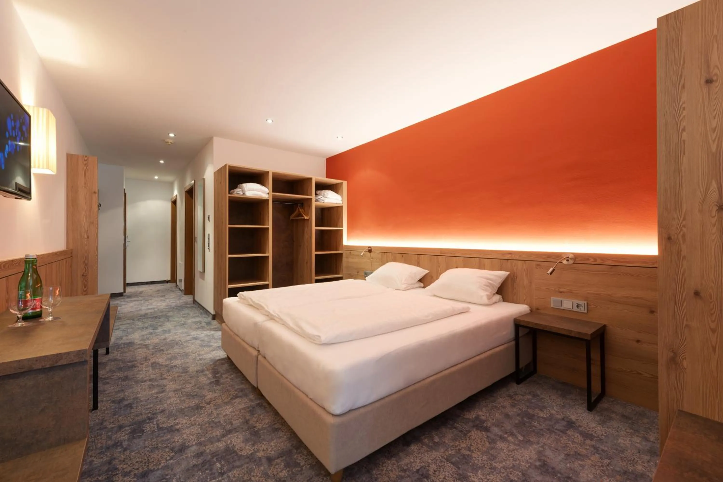 Bedroom, Bed in Hotel Alpenland