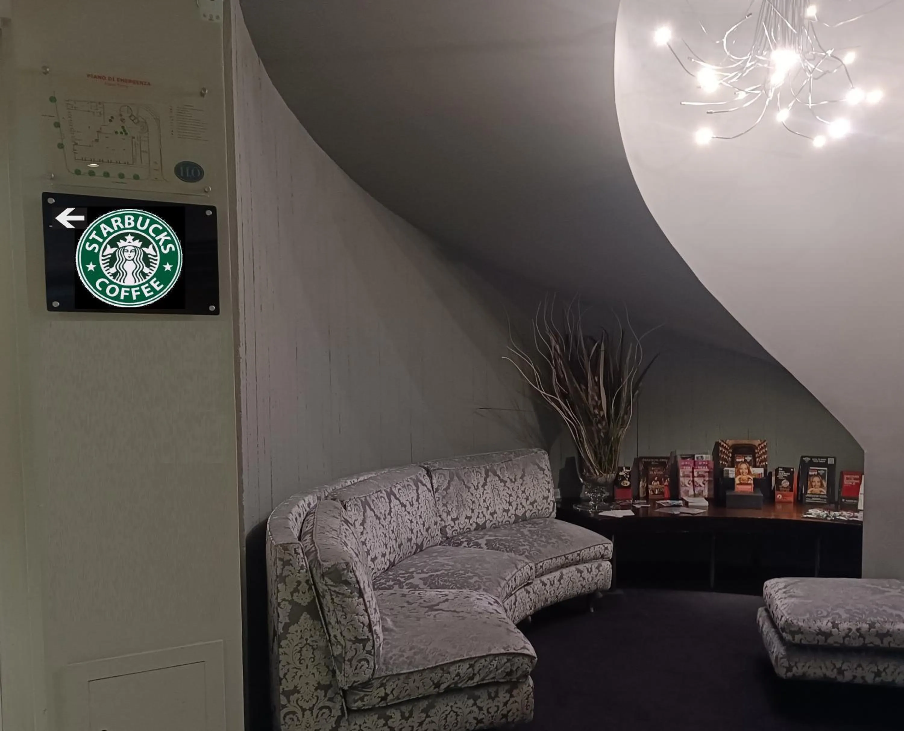 Restaurant/places to eat in Twentyone Hotel