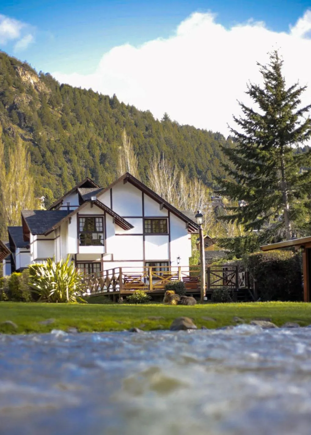 Property building in Apart & Hotel La Fontaine - by ROTUI