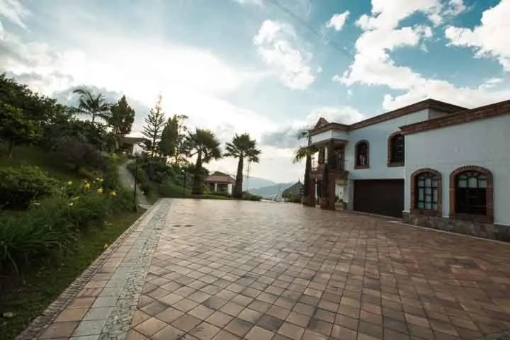 Property building in Villa de los Angeles