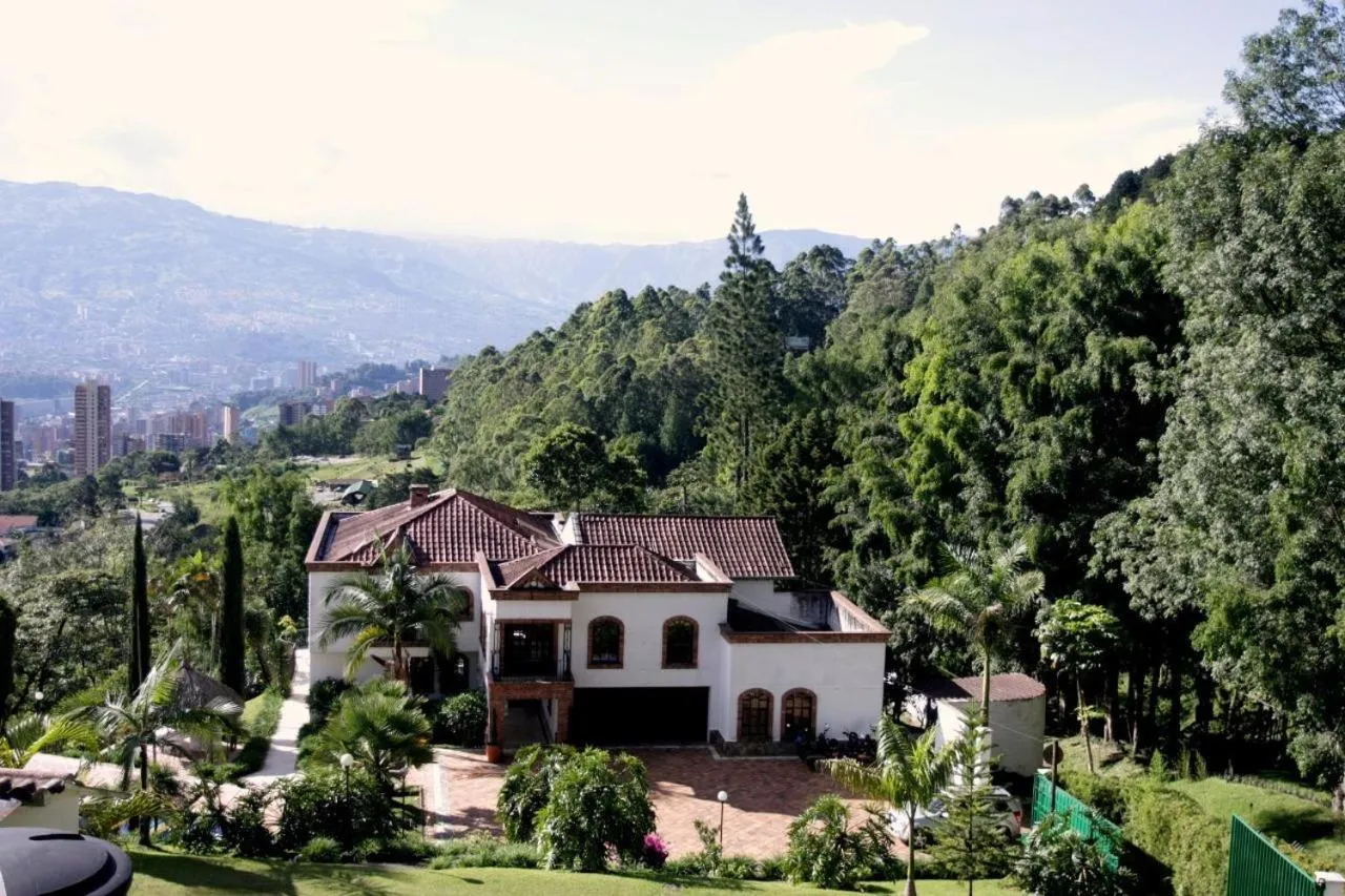 Property building in Villa de los Angeles