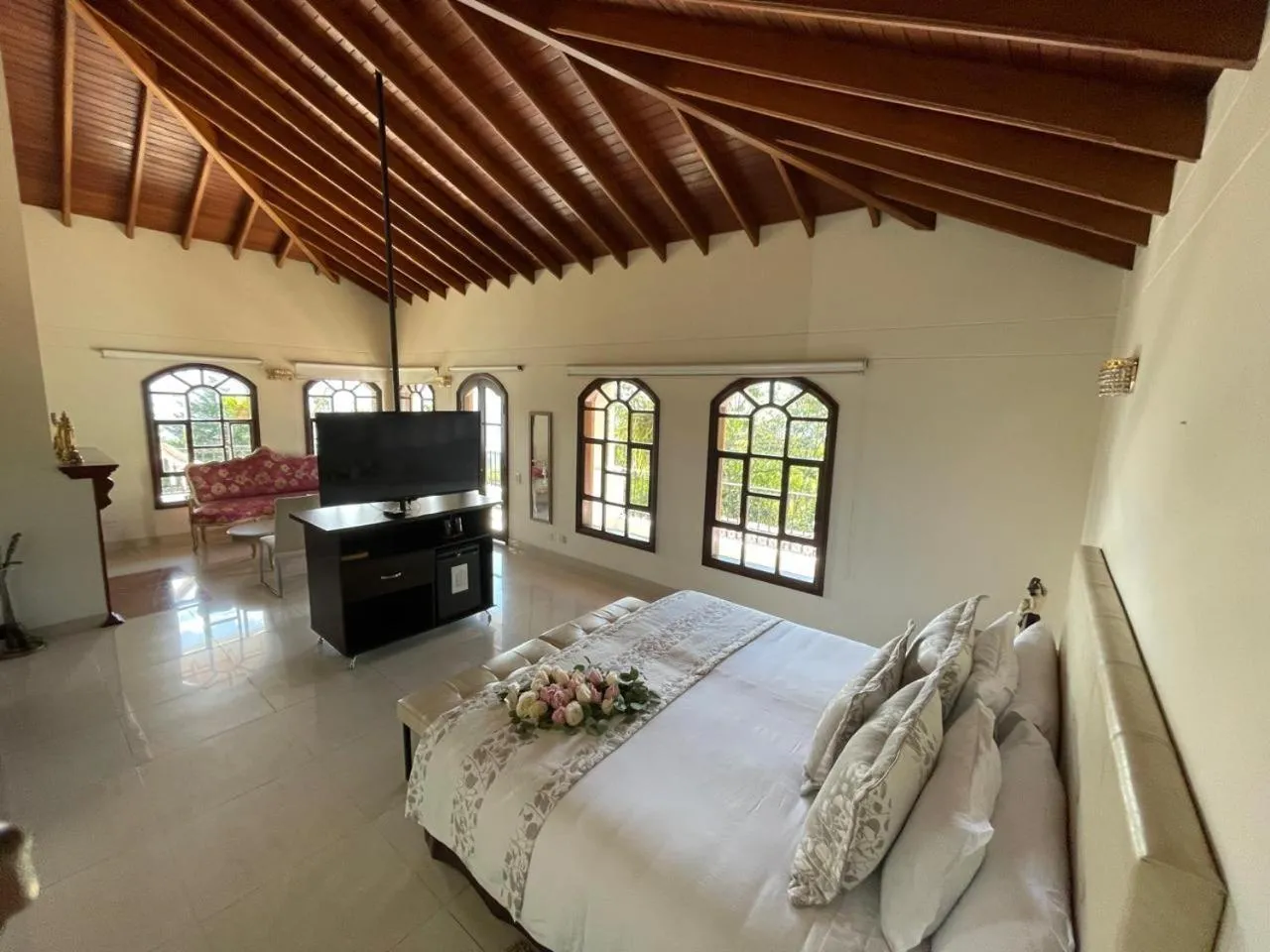 Living room, Bed in Villa de los Angeles