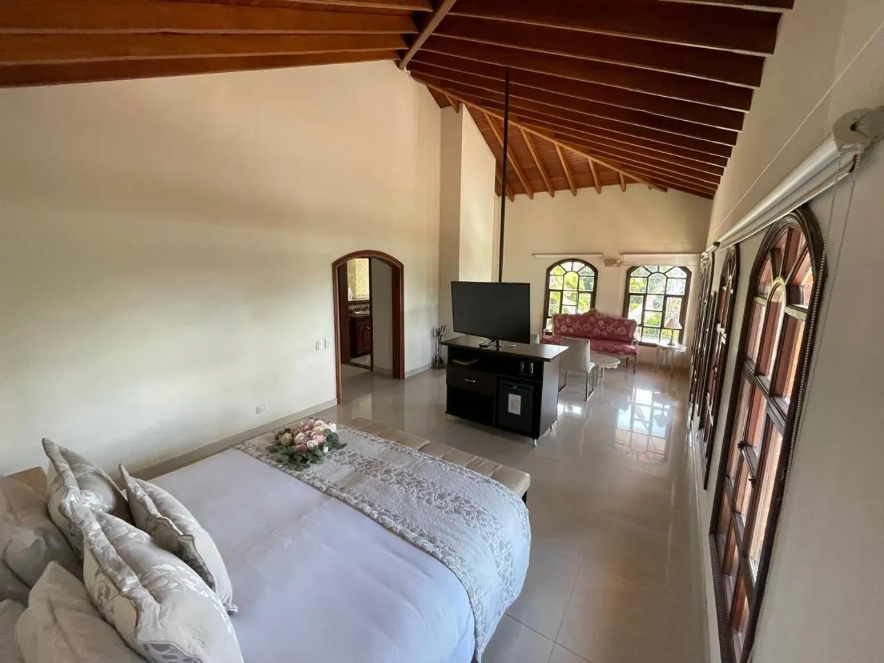 Living room, Bed in Villa de los Angeles