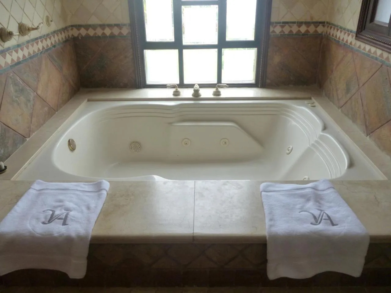 Hot Tub in Villa de los Angeles