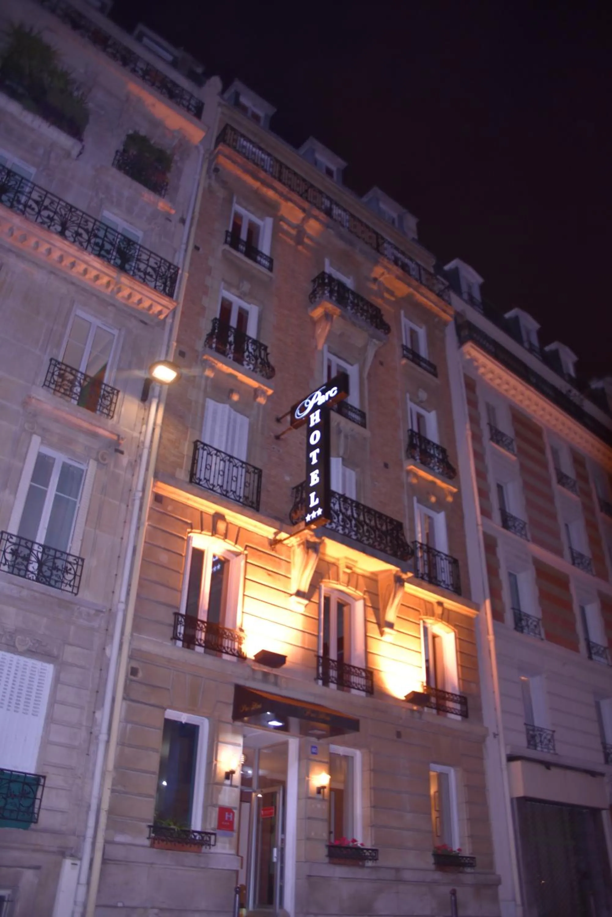 Facade/entrance in Parc Hotel