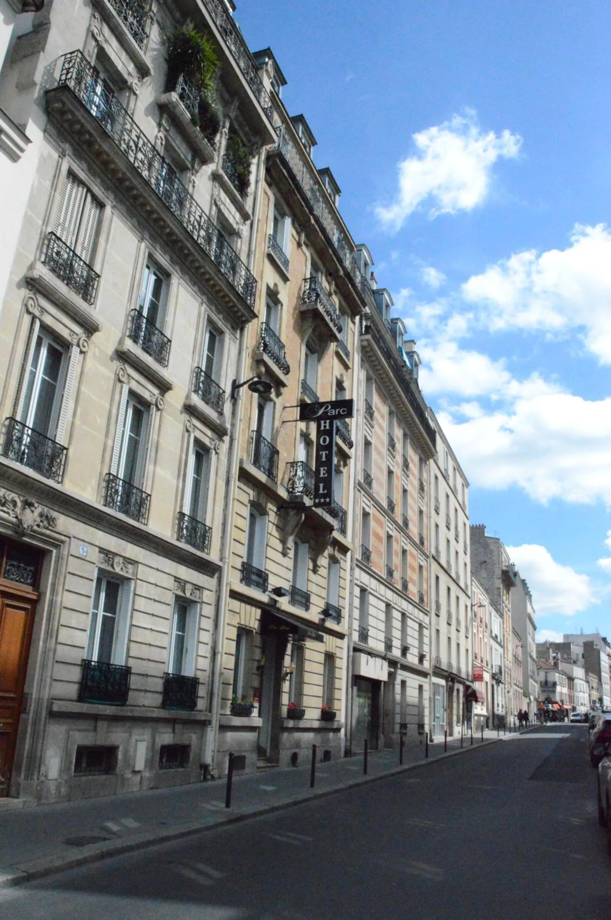 Facade/entrance in Parc Hotel