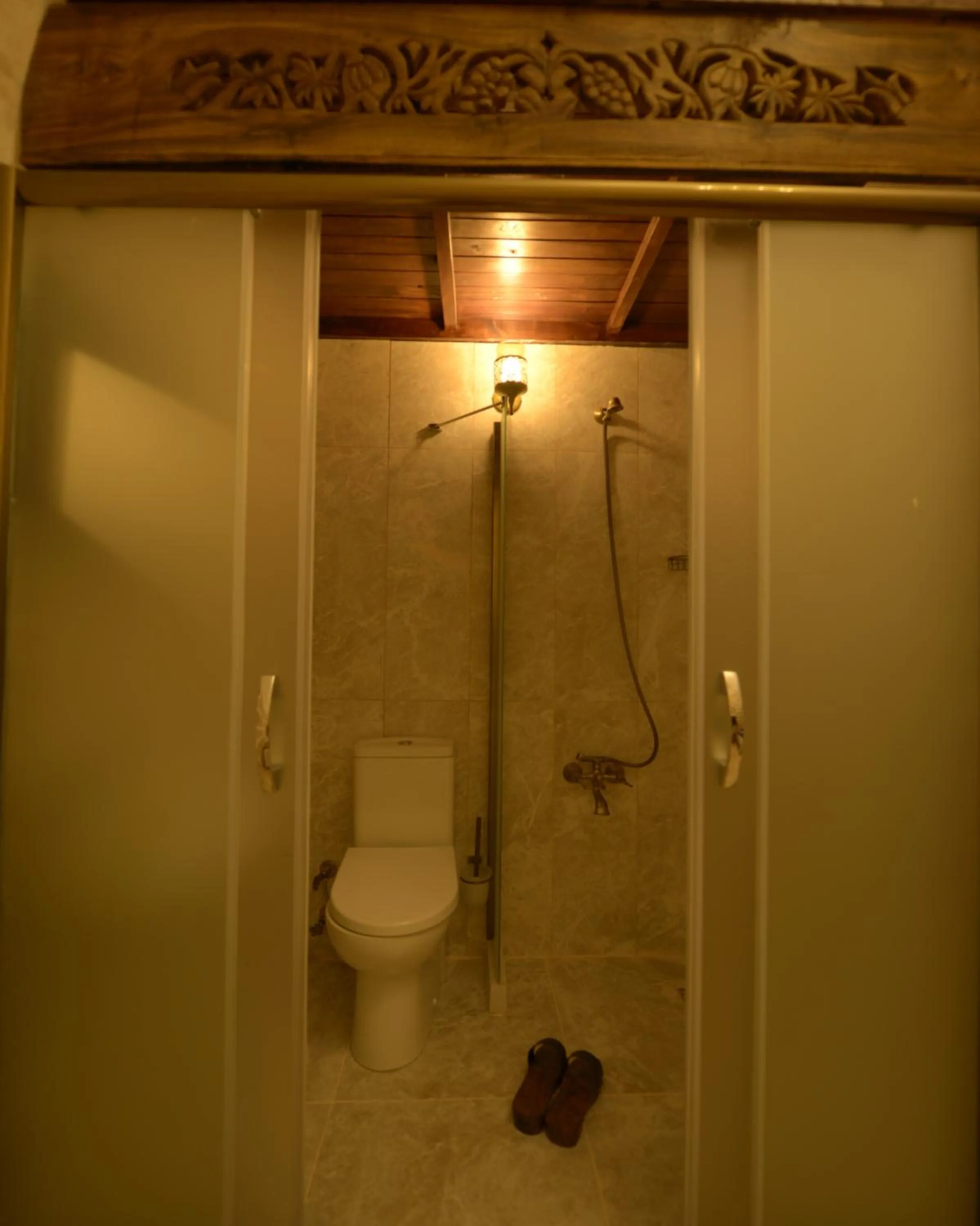 Shower in MERDİN BOUTİQUE HOTEL