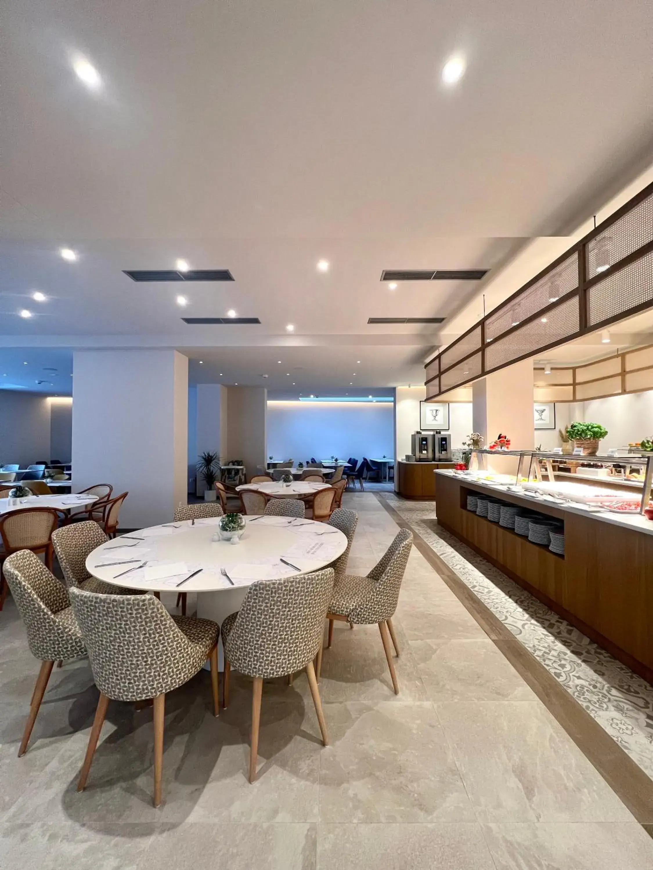 Restaurant/places to eat in Hotel Park Makarska Restaurant/places to eat in Hotel Park Makarska