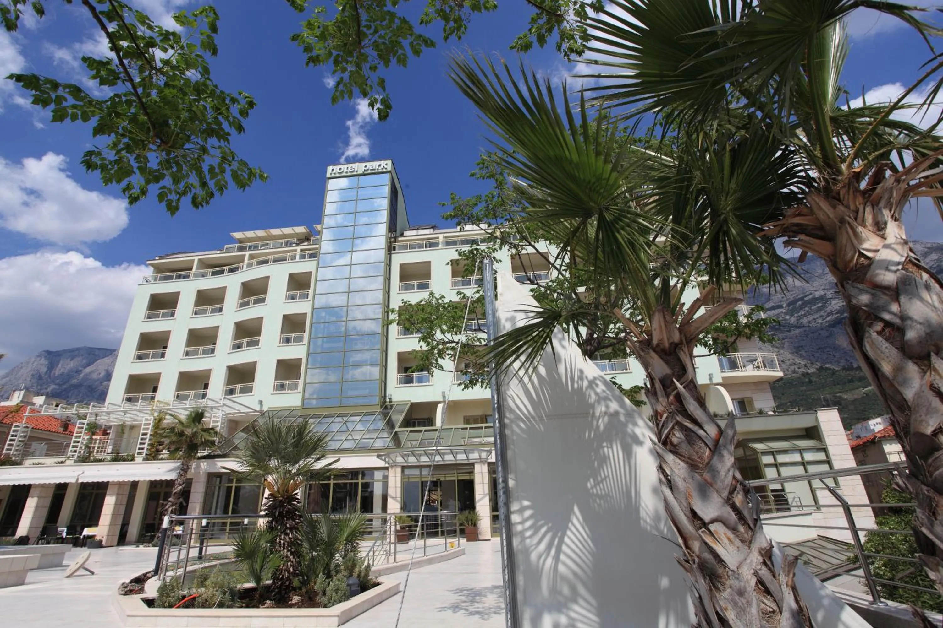 Facade/entrance in Hotel Park Makarska