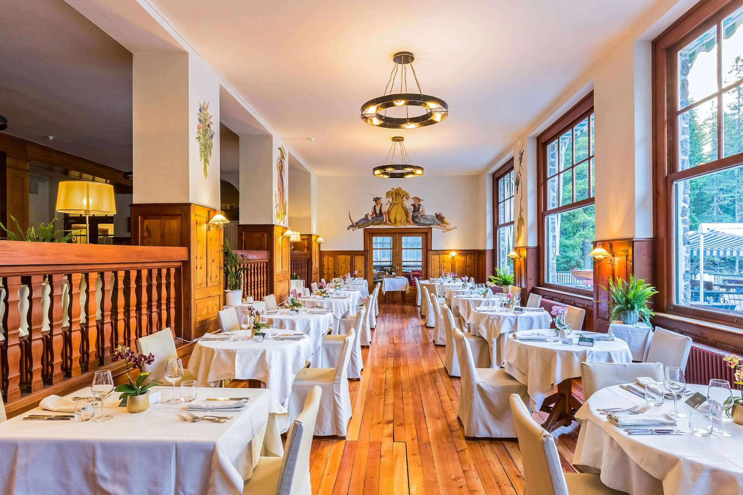 Restaurant/places to eat in Hotel Lago di Braies