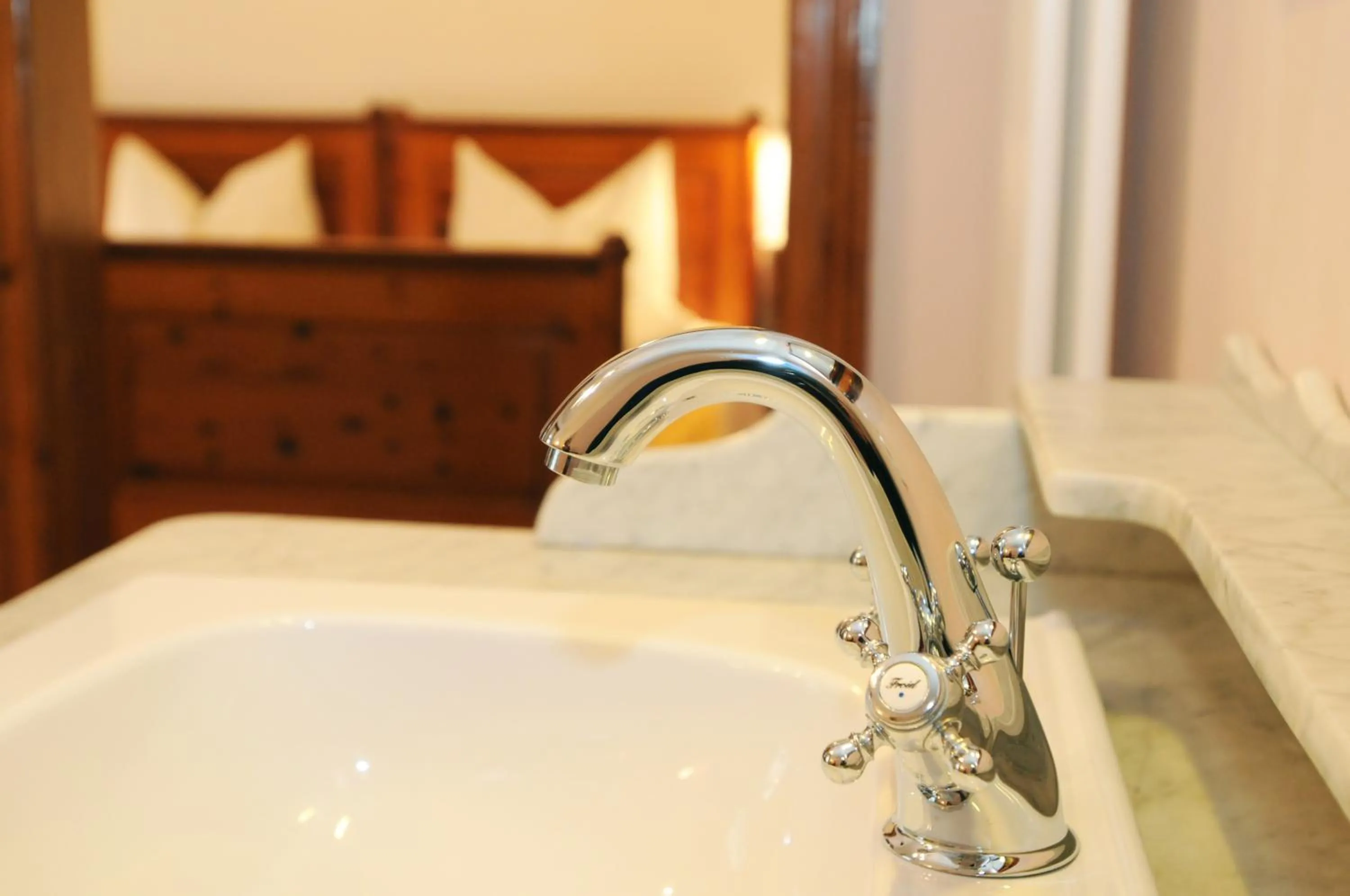 Bathroom in Hotel Lago di Braies