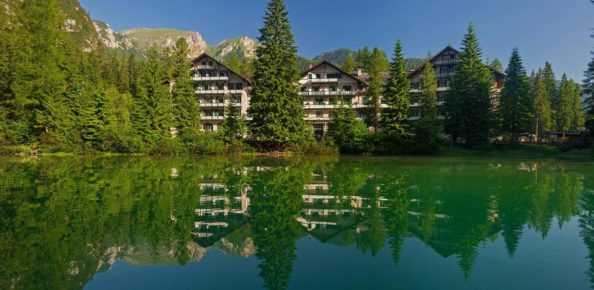 Hotel Lago di Braies Hotel Lago di Braies