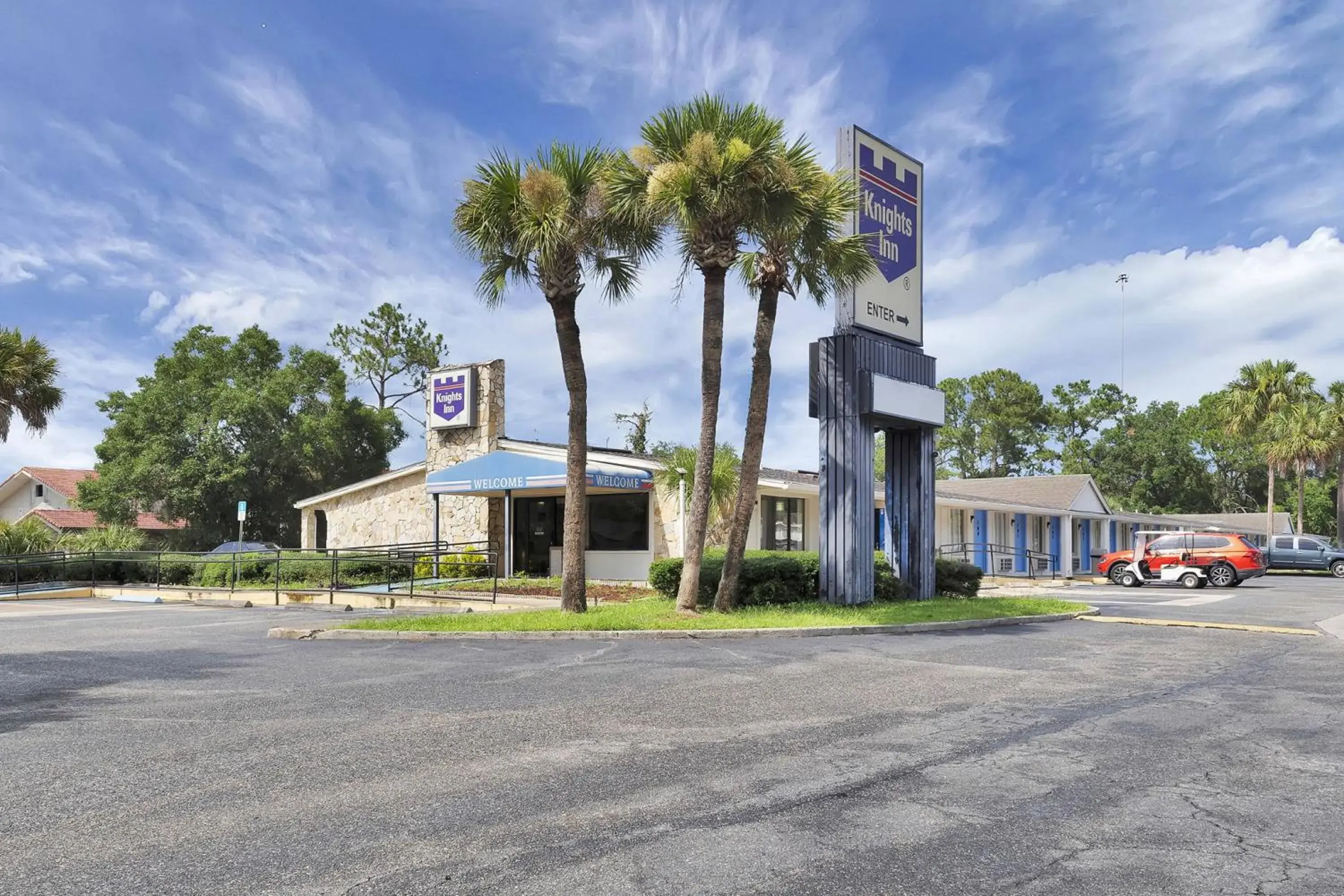 Property building in Knights Inn Jacksonville at Dix Ellis Trail Property building in Knights Inn Jacksonville at Dix Ellis Trail