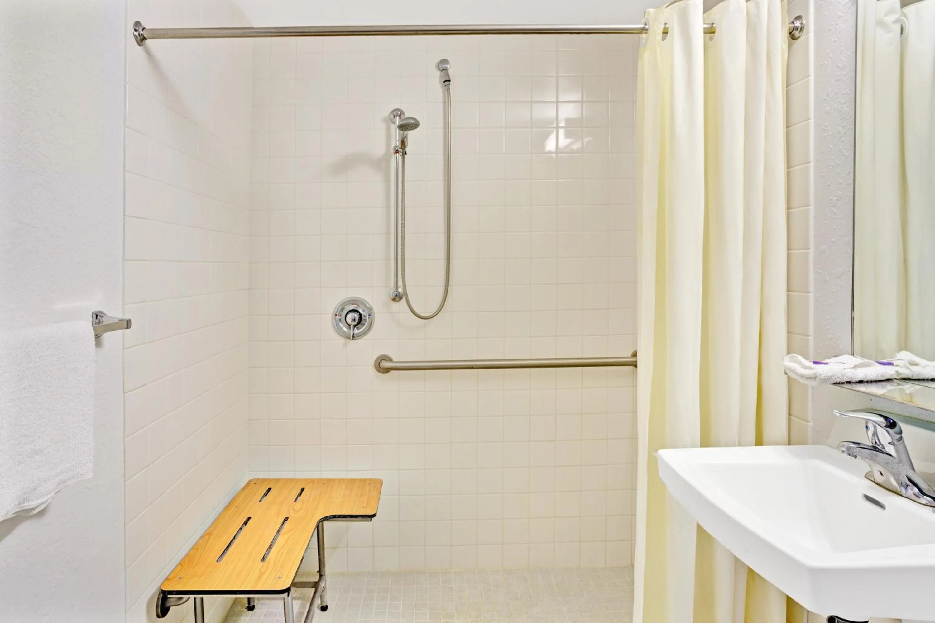 Shower in Knights Inn Jacksonville at Dix Ellis Trail