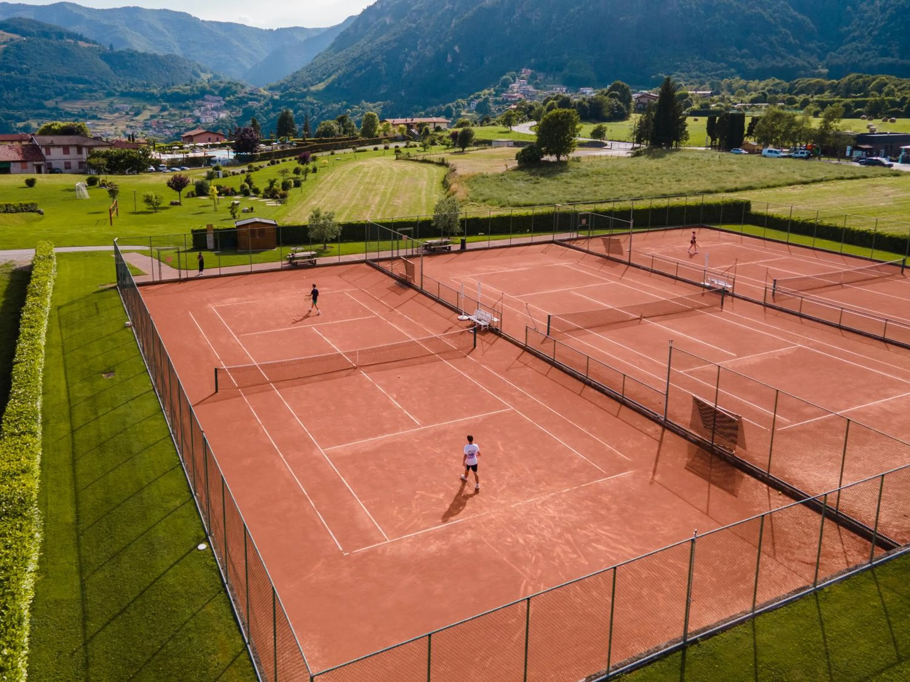 Tennis court in Hotel Residence La Pertica
