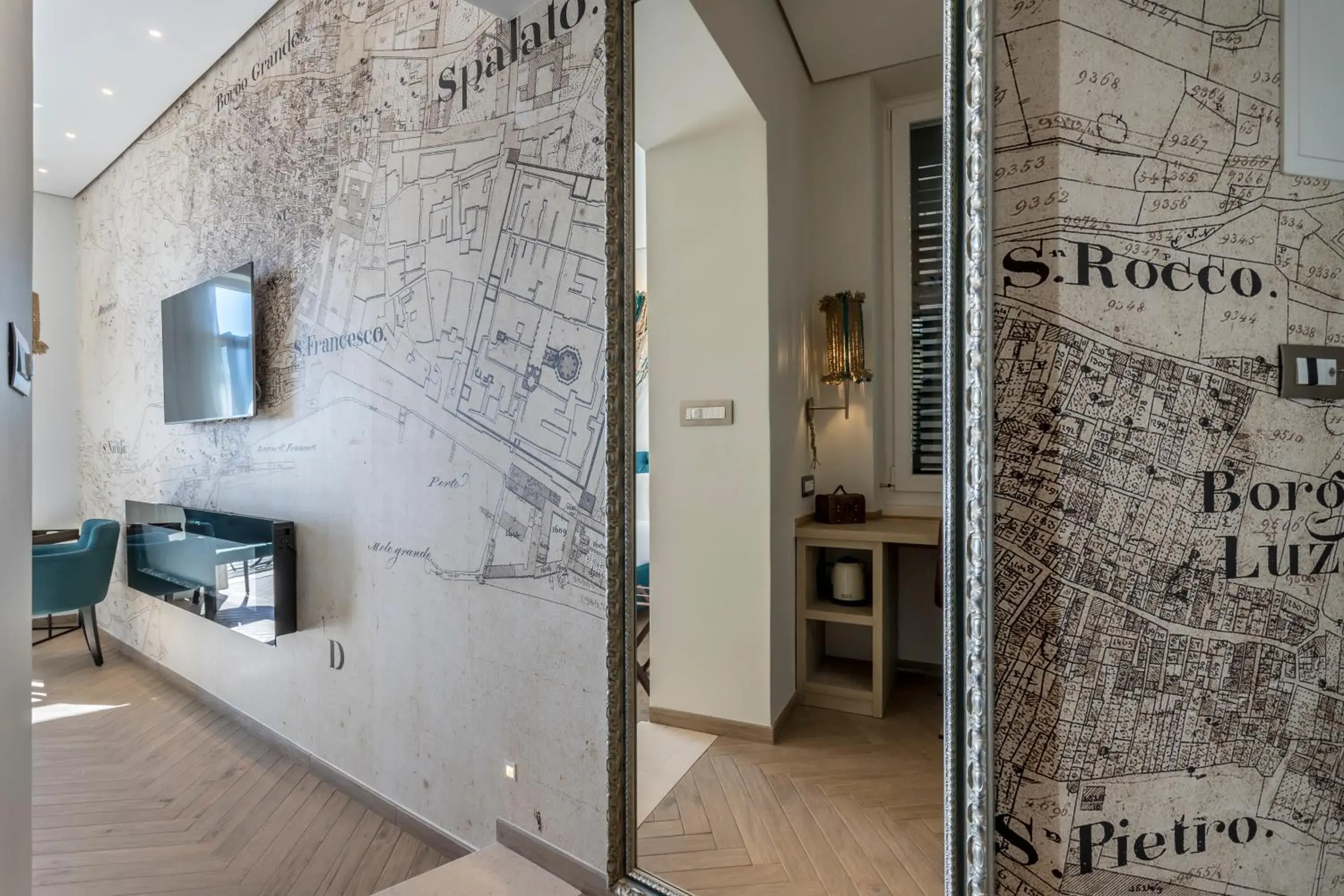 Photo of the whole room in Seaview Luxury Retreat Photo of the whole room in Seaview Luxury Retreat