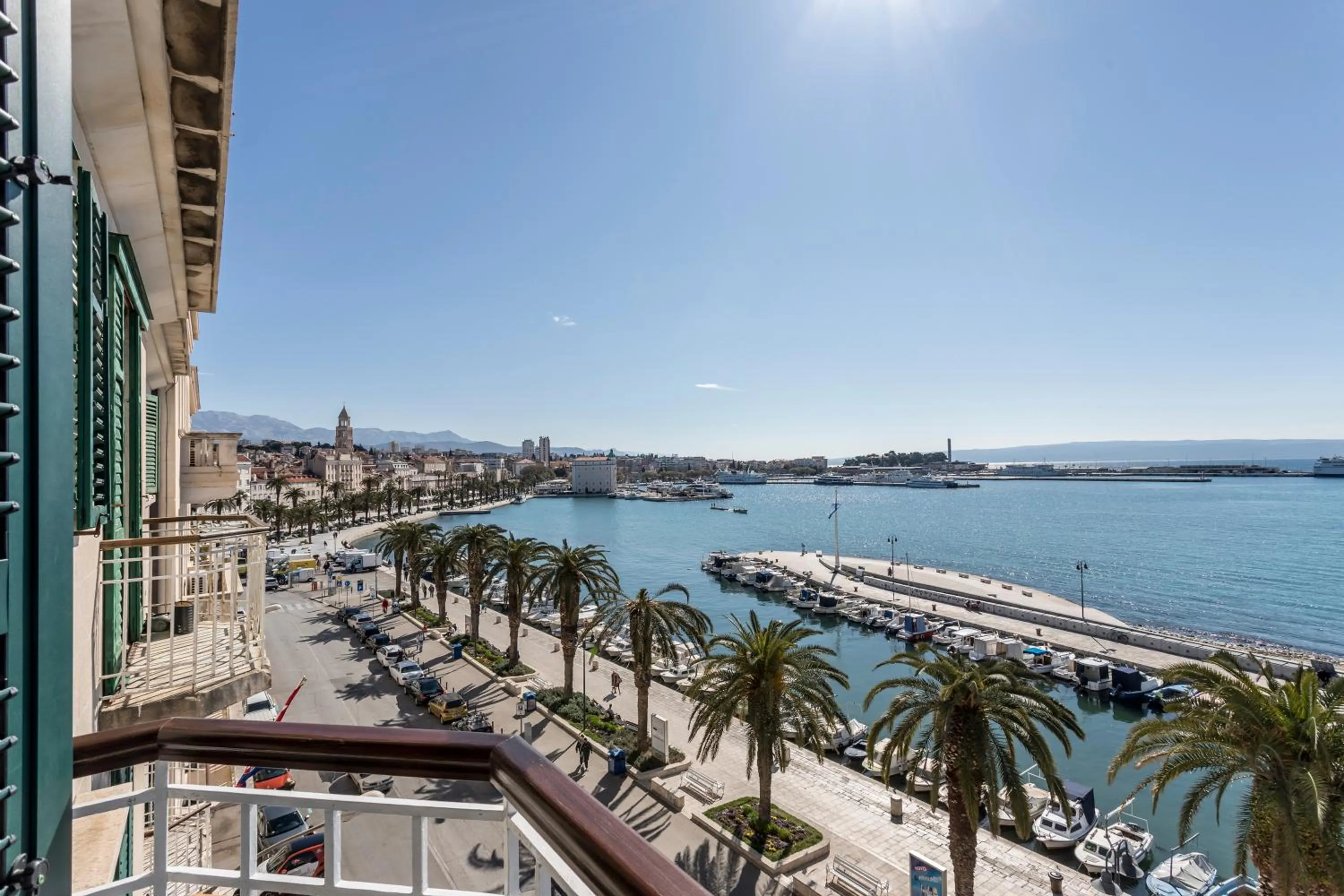 Balcony/Terrace in Seaview Luxury Retreat