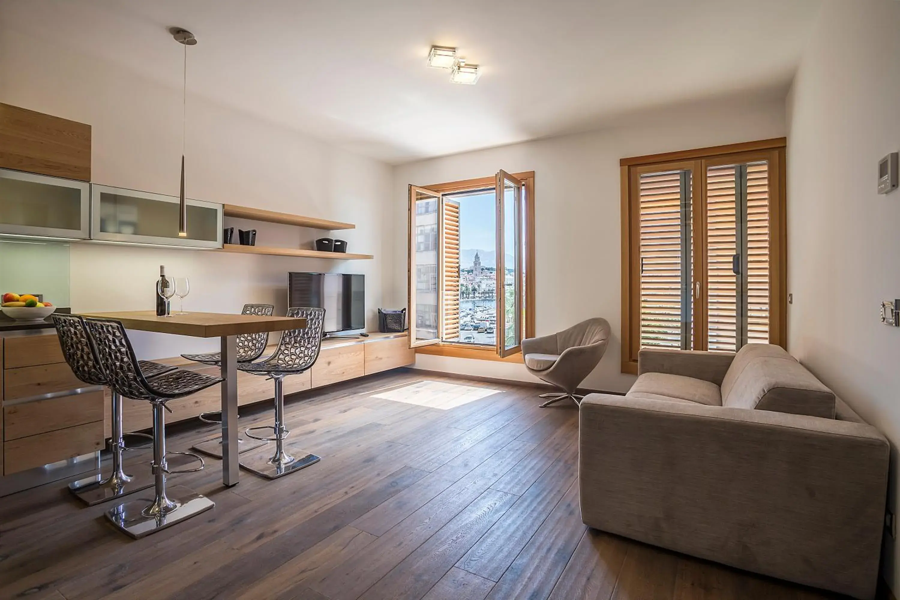 Property building in Seaview Luxury Retreat Property building in Seaview Luxury Retreat