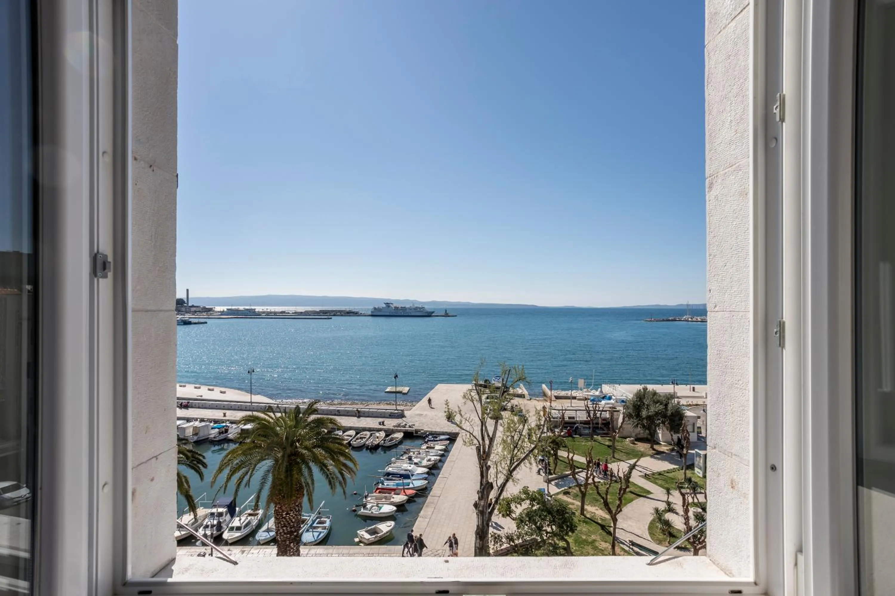 Sea view in Seaview Luxury Retreat