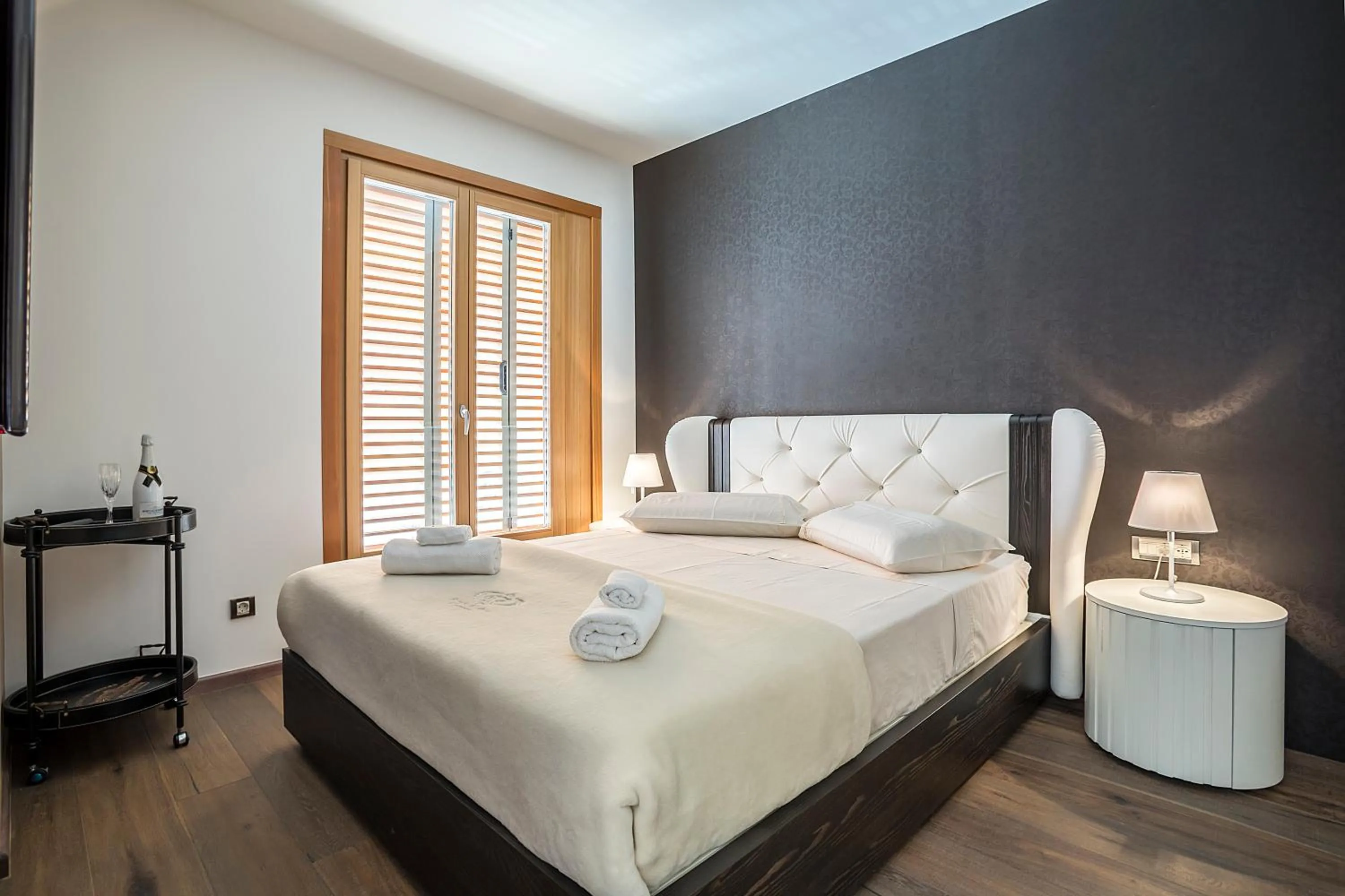 Bedroom, Bed in Seaview Luxury Retreat